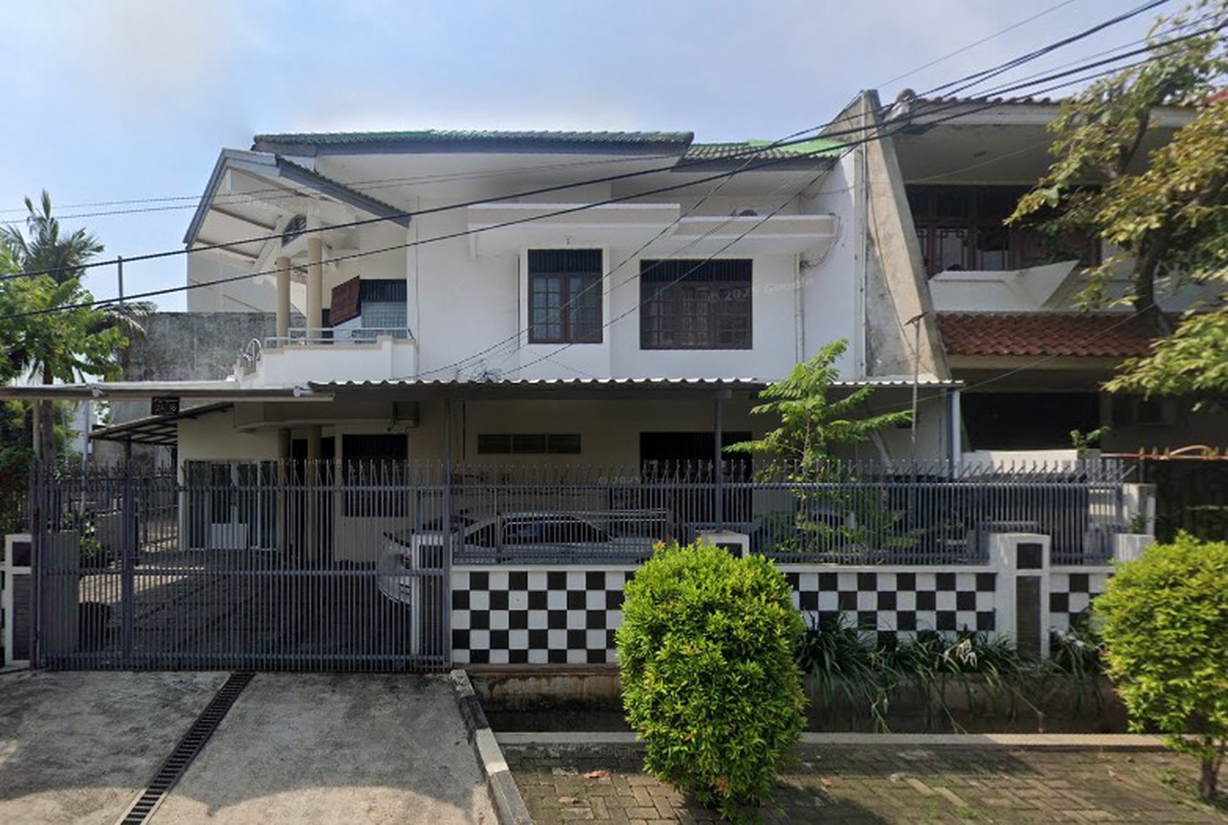 For Sale Rumah Siap Huni di Jl. Surya Bahagia. Sunrise, Jakarta Barat