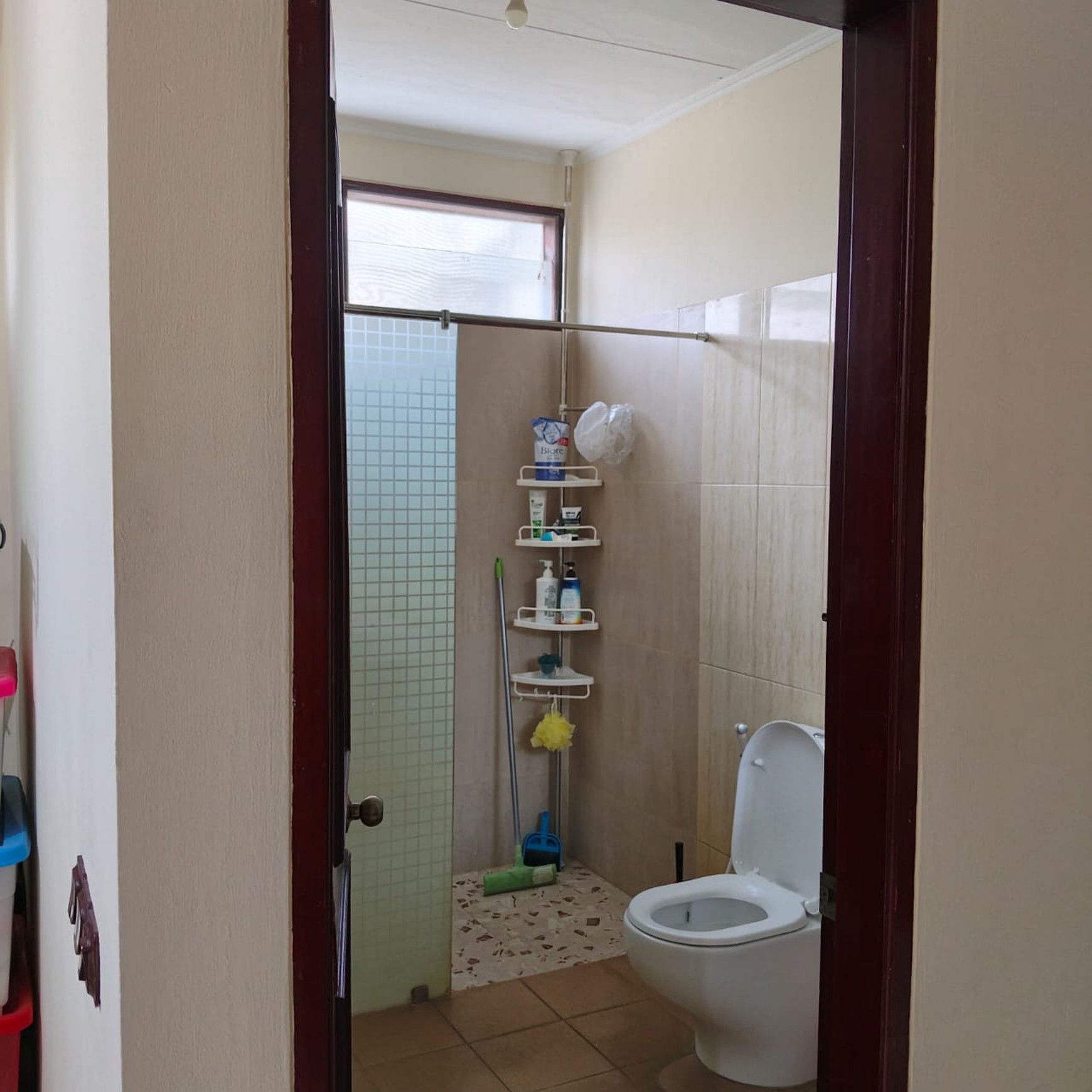 For Sale Rumah Siap Huni di Jl. Surya Bahagia. Sunrise, Jakarta Barat