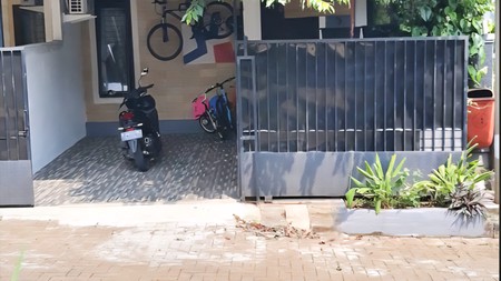 Rumah Bagus Siap Huni dan Asri di Perum Puri Depok Mas, Depok, Jawa Barat
