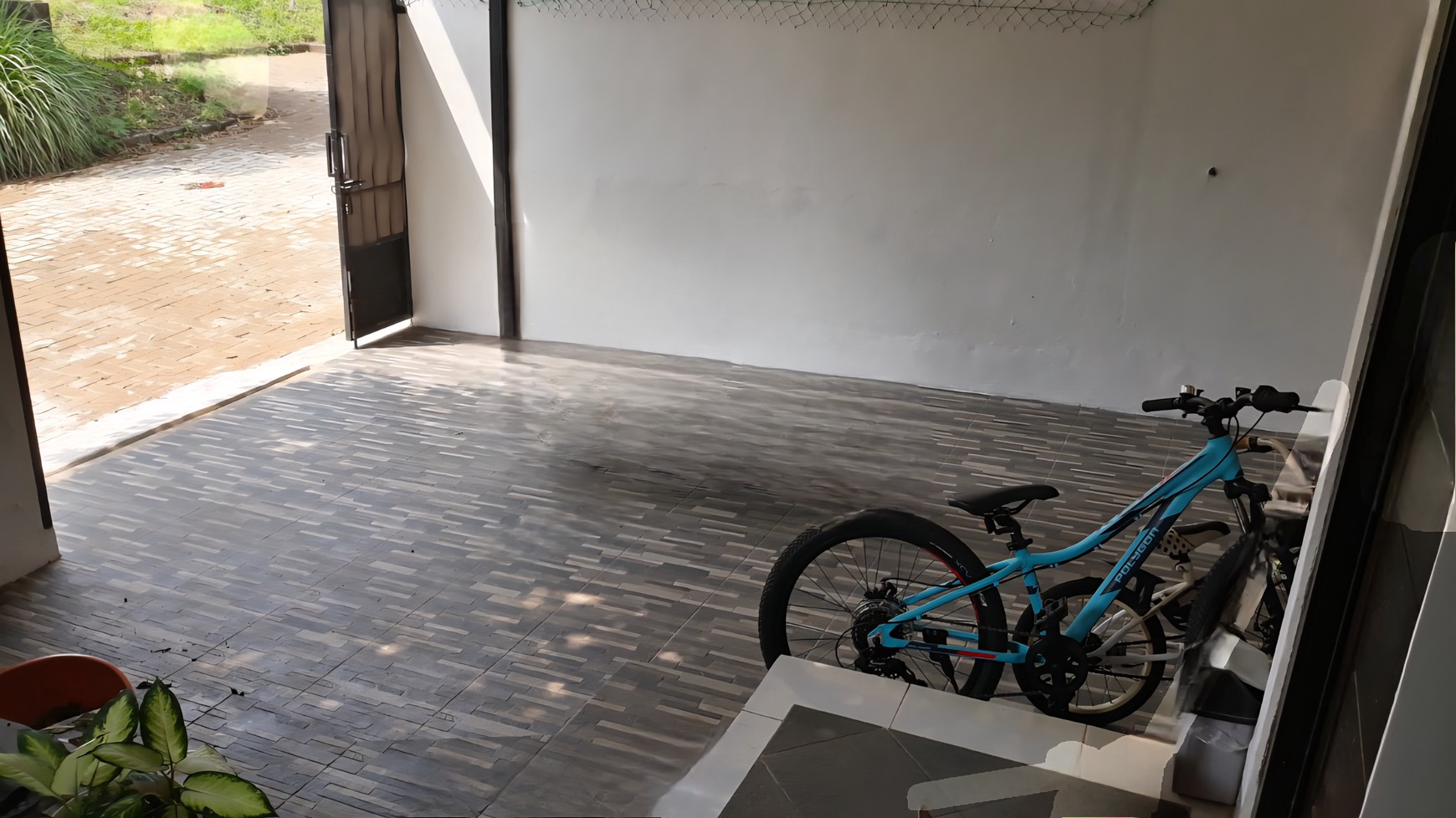 Rumah Bagus Siap Huni dan Asri di Perum Puri Depok Mas, Depok, Jawa Barat
