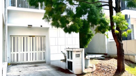 Rumah Mewah Split Level dan Inner Court Suasana Honeymoon Setiap Hari di Kebayoran Village Bintaro Jaya Sektor 7