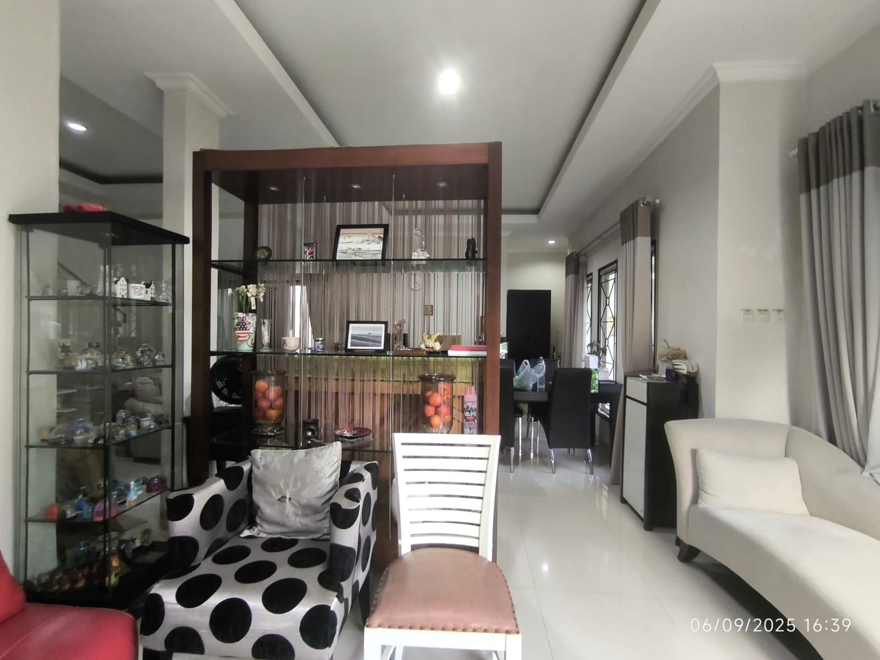 Rumah 2 Lantai Siap Huni dengan LT 238 LB 160 Nyaman dan Asri sudah SHM @Bogor Tengah