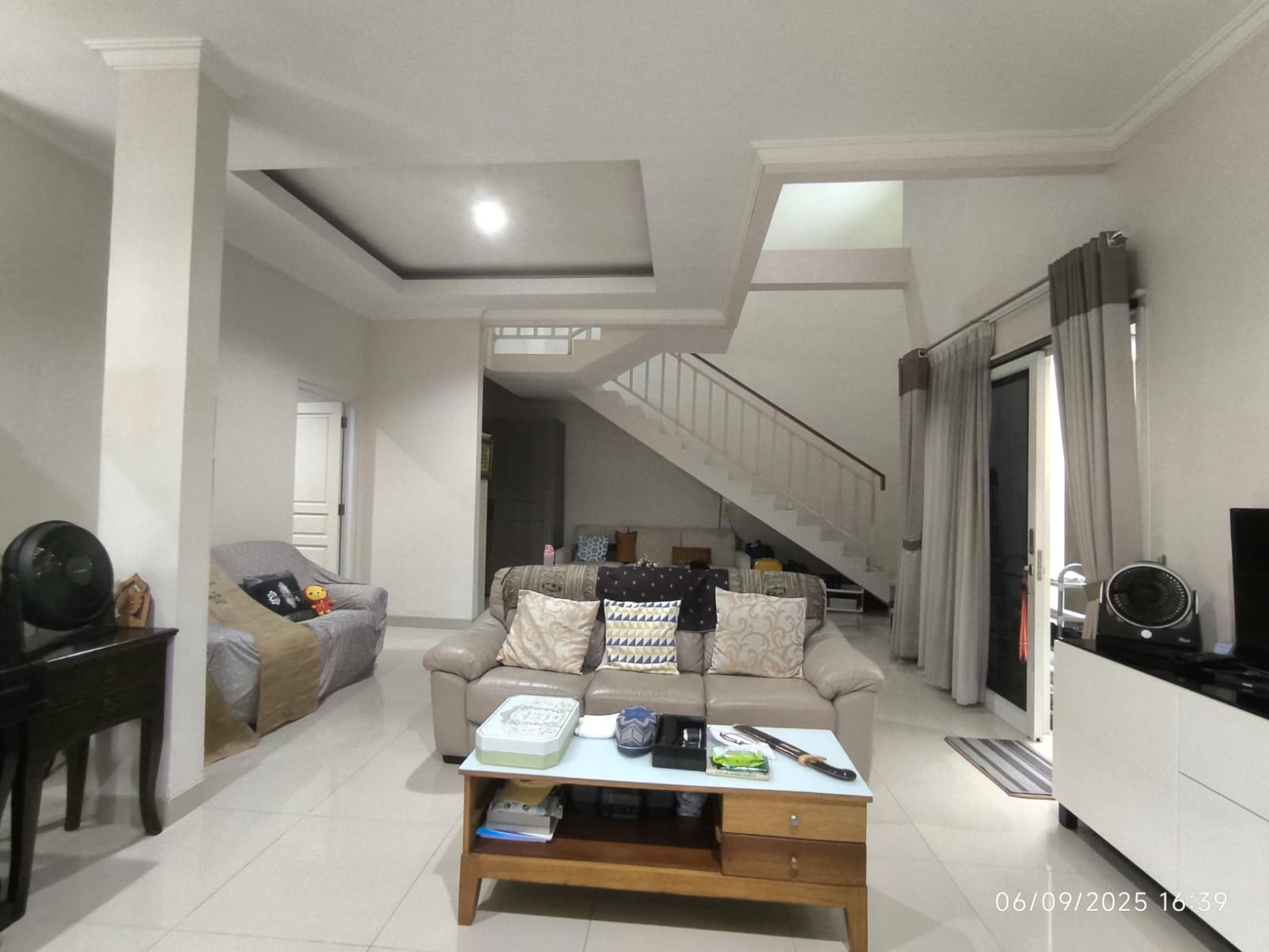 Rumah 2 Lantai Siap Huni dengan LT 238 LB 160 Nyaman dan Asri sudah SHM @Bogor Tengah