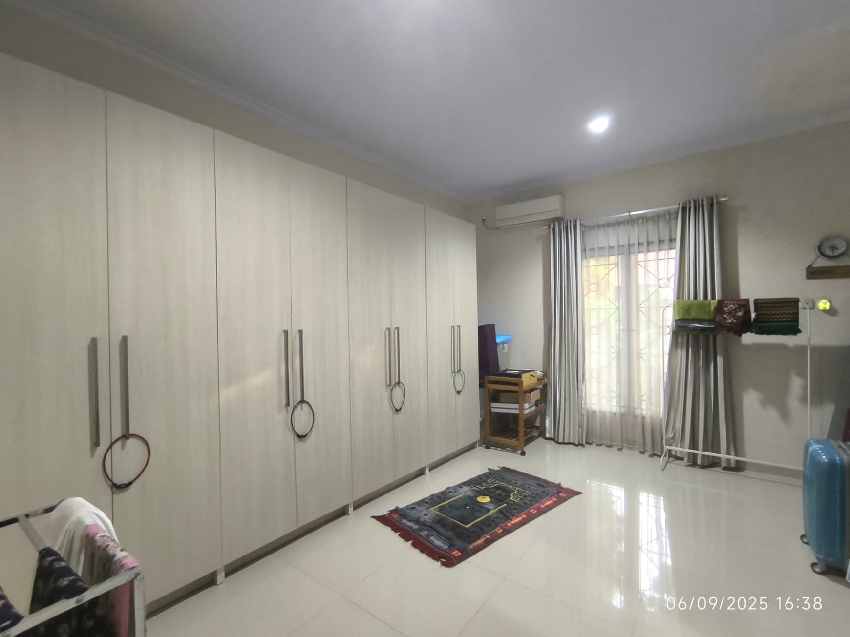 Rumah 2 Lantai Siap Huni dengan LT 238 LB 160 Nyaman dan Asri sudah SHM @Bogor Tengah