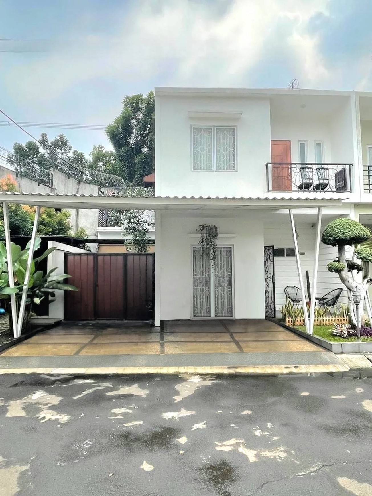 Rumah Di Pondok Aren Lokasi Strategis Siap Huni SHM KT 3 + 1 KM 3 + 1 Posisi HOOK @Pondok Aren Tangerang Selatan