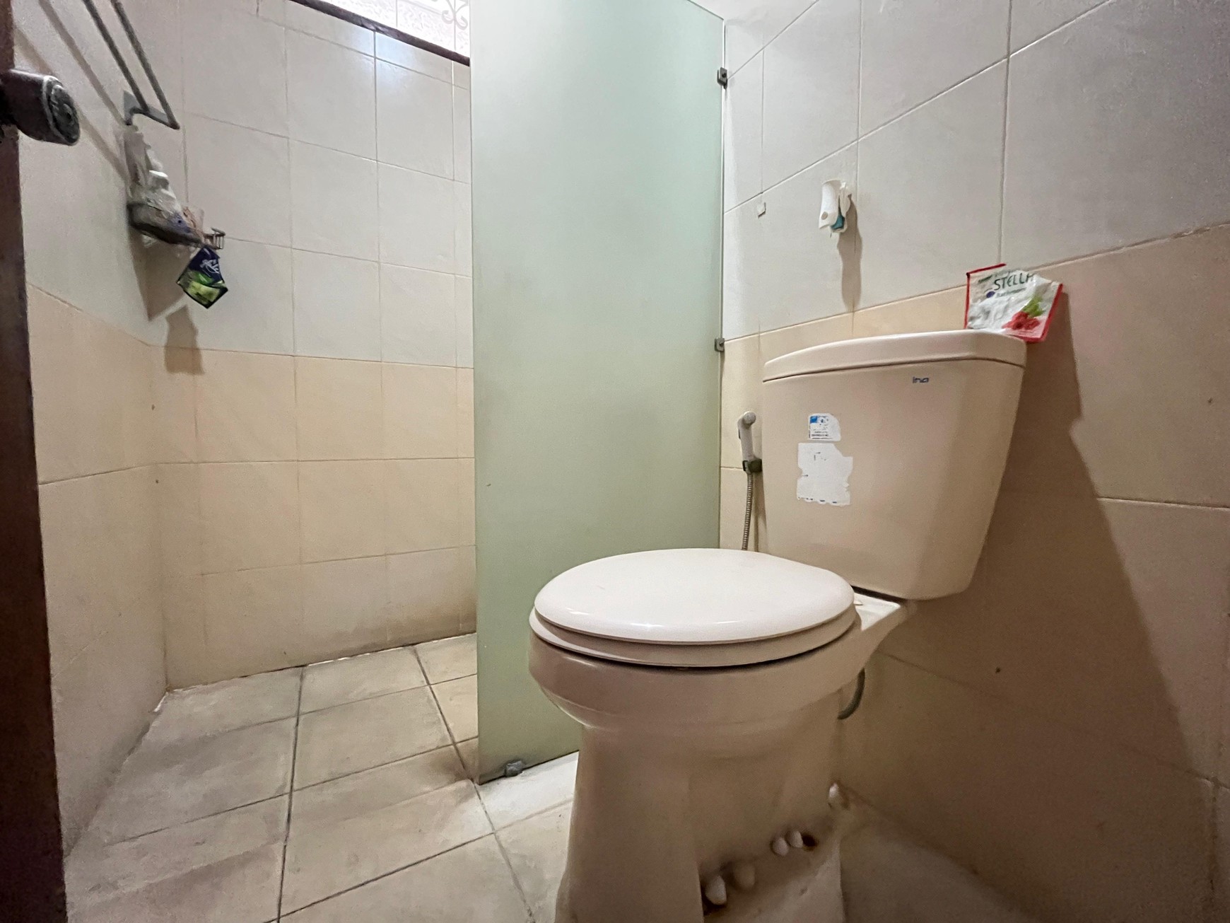 Cinere mega cinere luas 325 rumah 2 lantai dalam komplek