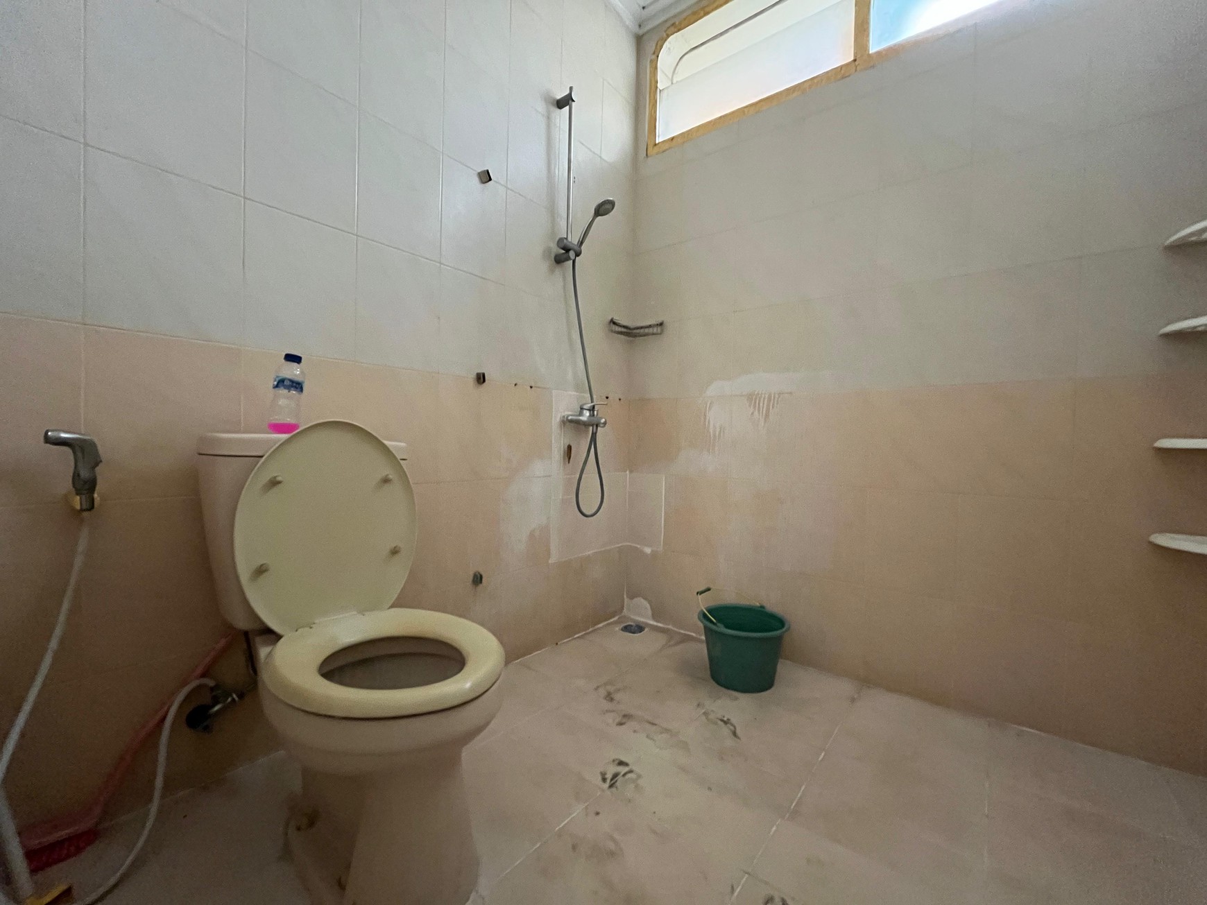 Cinere mega cinere luas 325 rumah 2 lantai dalam komplek