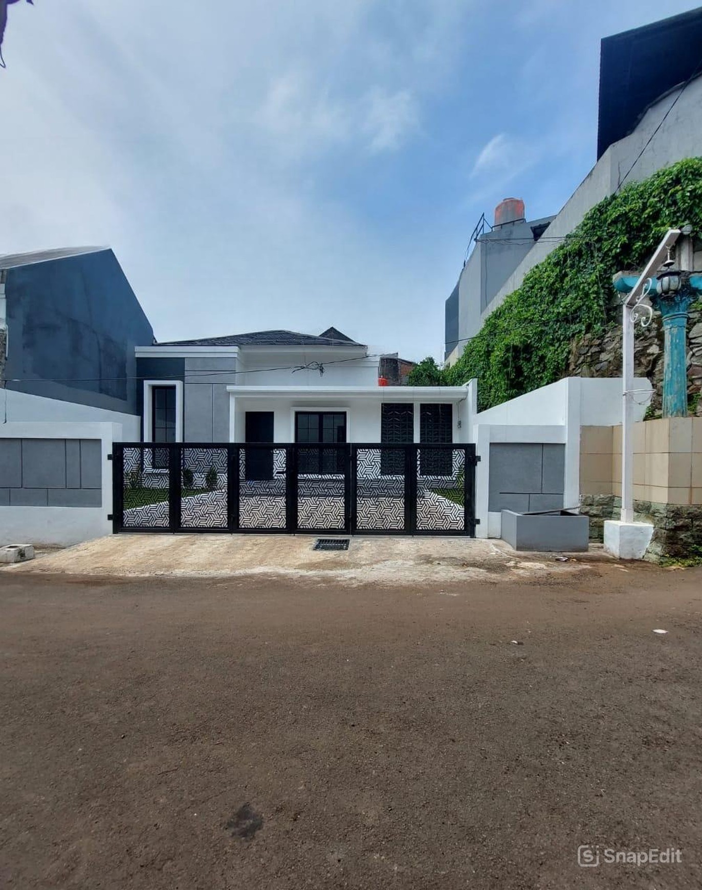 Rumah Siap Huni KT 3 KM 2 dengan Hunian Nyaman dan Asri di Ciputat
