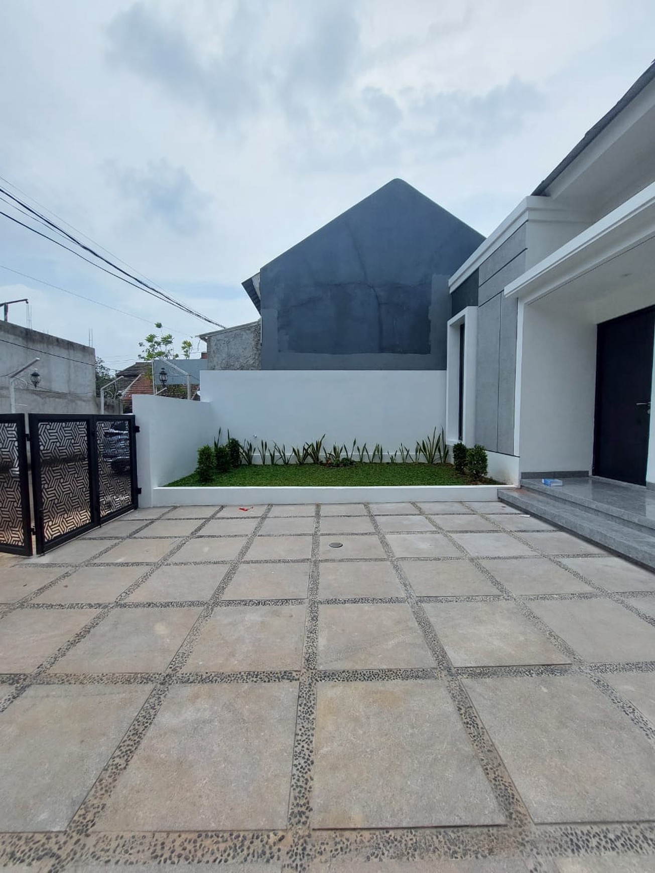 Rumah Siap Huni KT 3 KM 2 dengan Hunian Nyaman dan Asri di Ciputat