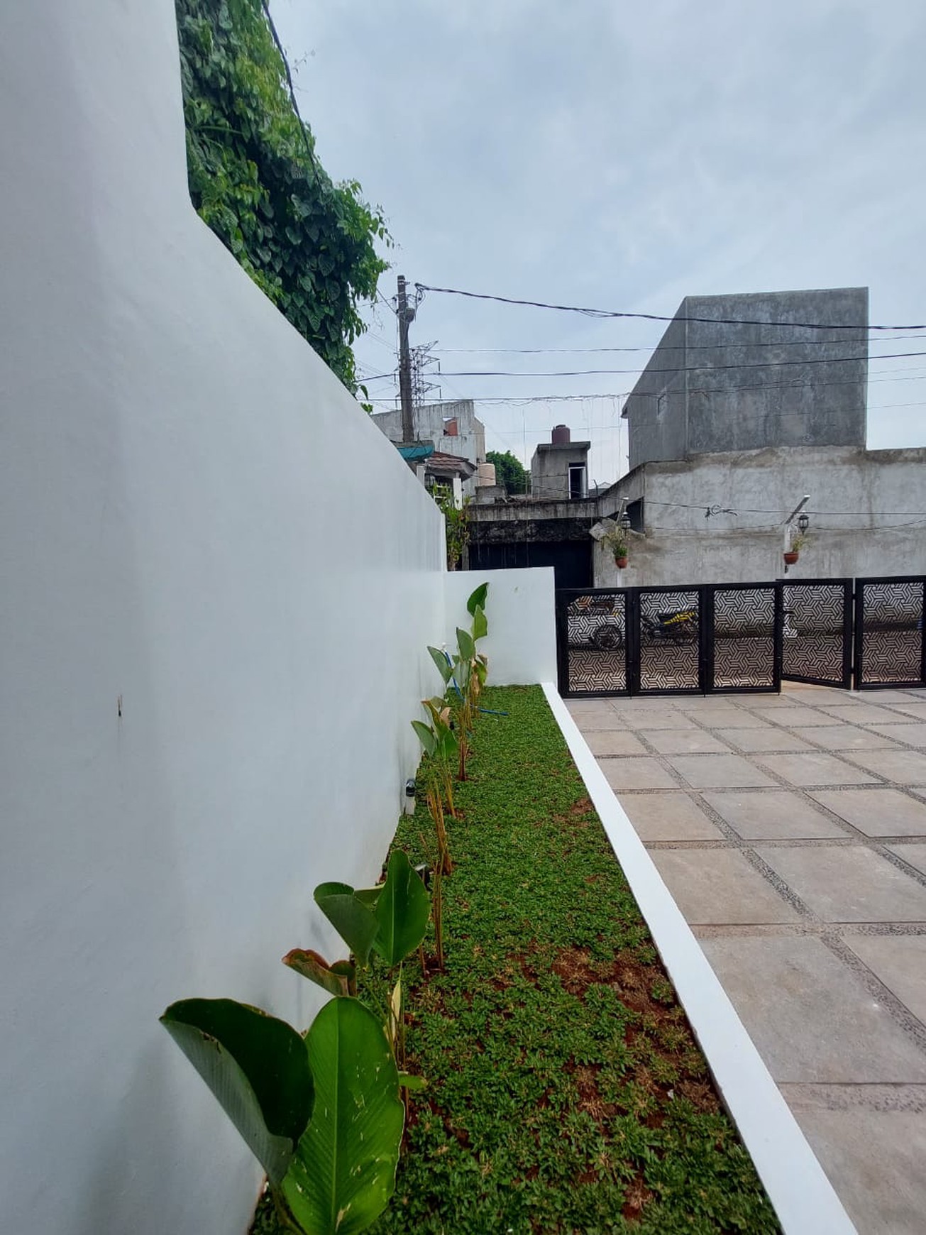 Rumah Siap Huni KT 3 KM 2 dengan Hunian Nyaman dan Asri di Ciputat