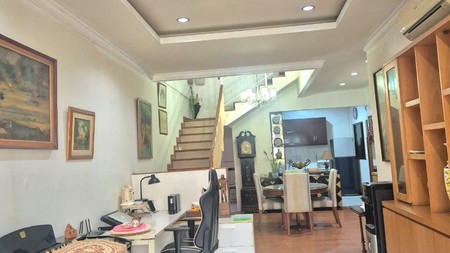 Rumah 2½ Lantai di Pondok Indah dekat dari PIM 2 KT 3 + 2 KM 2 + 2 @Jakarta Selatan