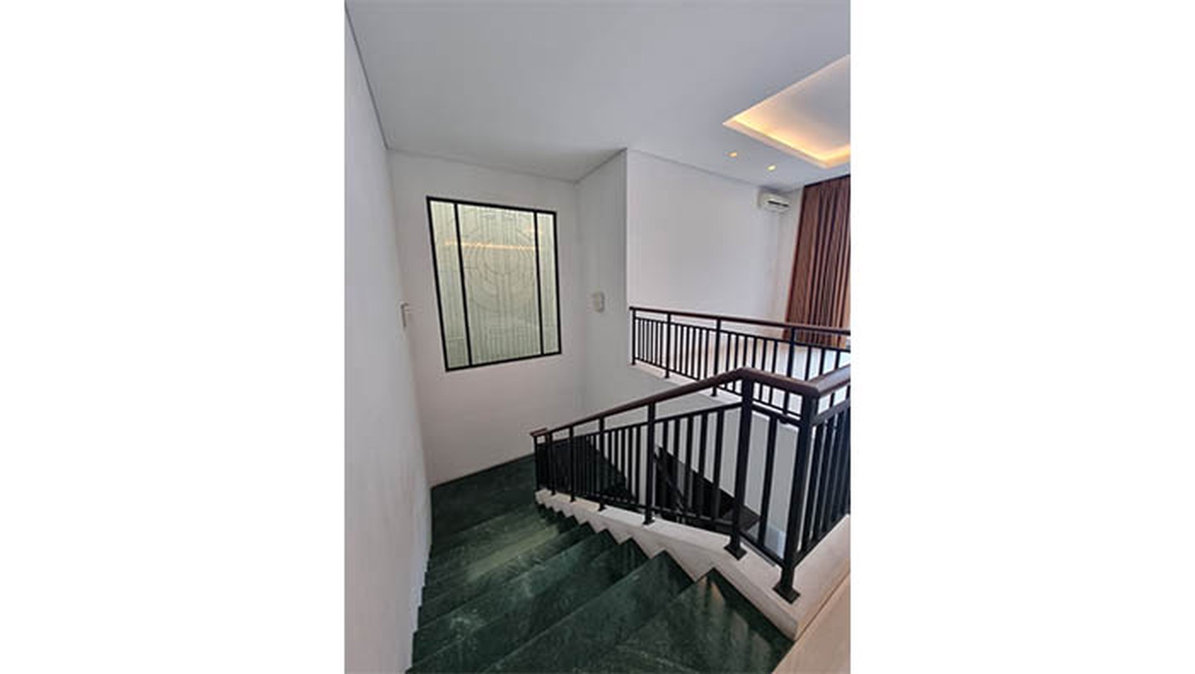 Rumah Villa Permata Gading ,Kelapa Gading Luas 375m2