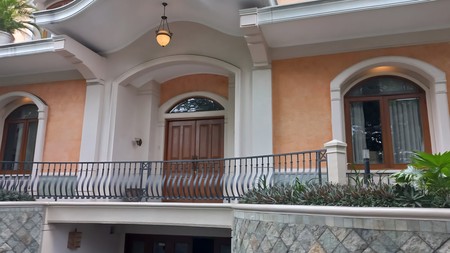 Dijual Rumah mewah eksklusif di kawasan premium Sekolah Duta, Pondok Indah, Jakarta Selatan.