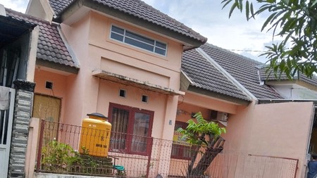 DIJUAL RUMAH  PRAMBON ASRI KEPATIHAN GRESIK SEMI FURNISHED
