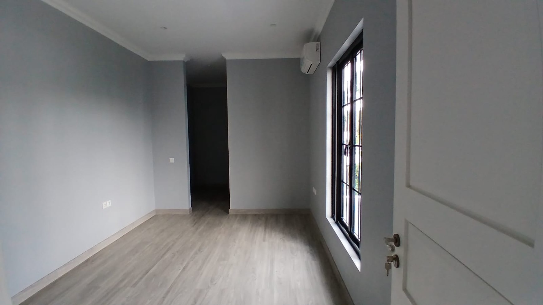 Rumah Mewah Brand New 3 Lantai di Orange Grove Jeruk Purut Jakarta Selatan