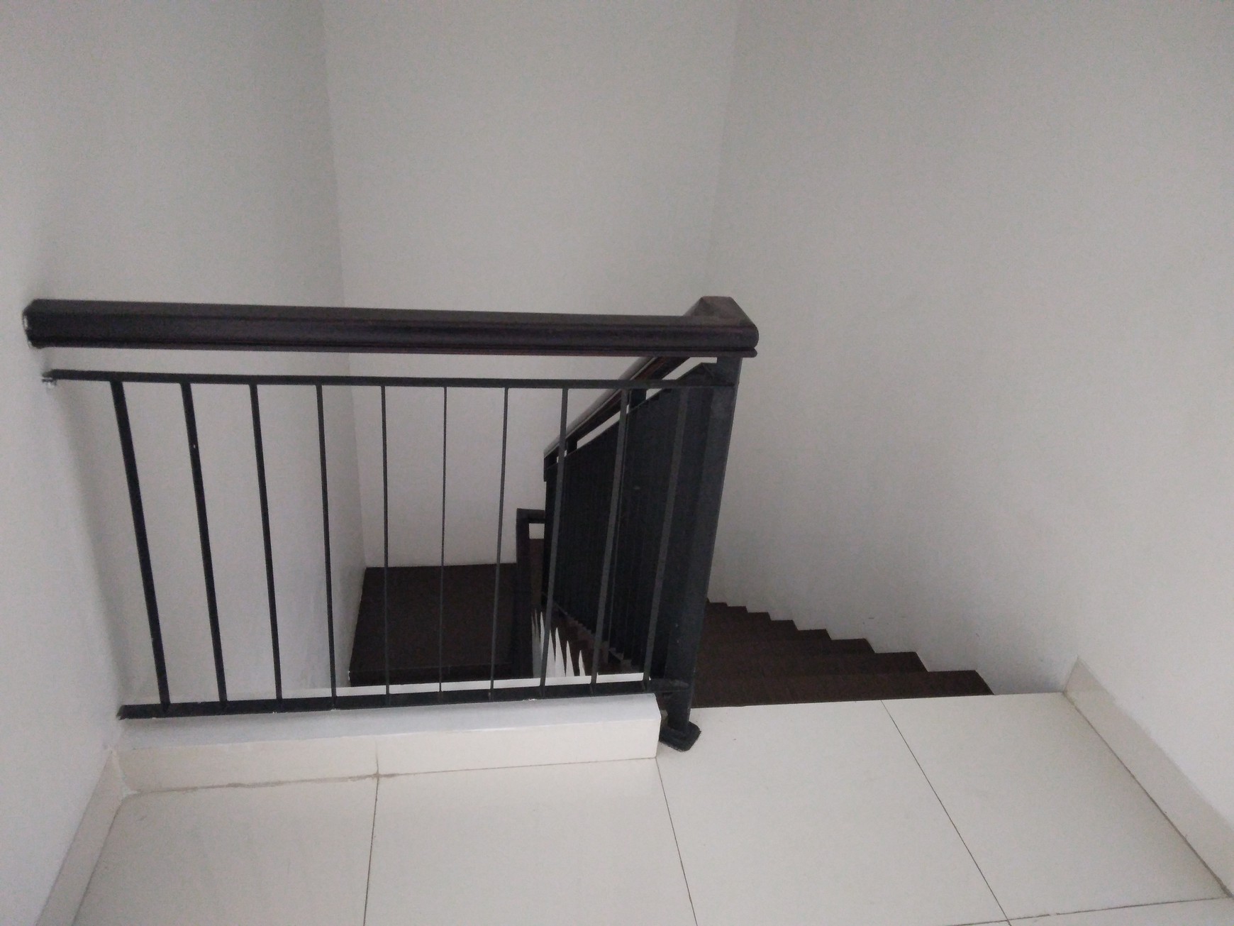 RUMAH CANTIK DI RAFFLES HILLS CIBUBUR SIAP HUNI SEWA PERTAHUN MINIMAL 2 TAHUN