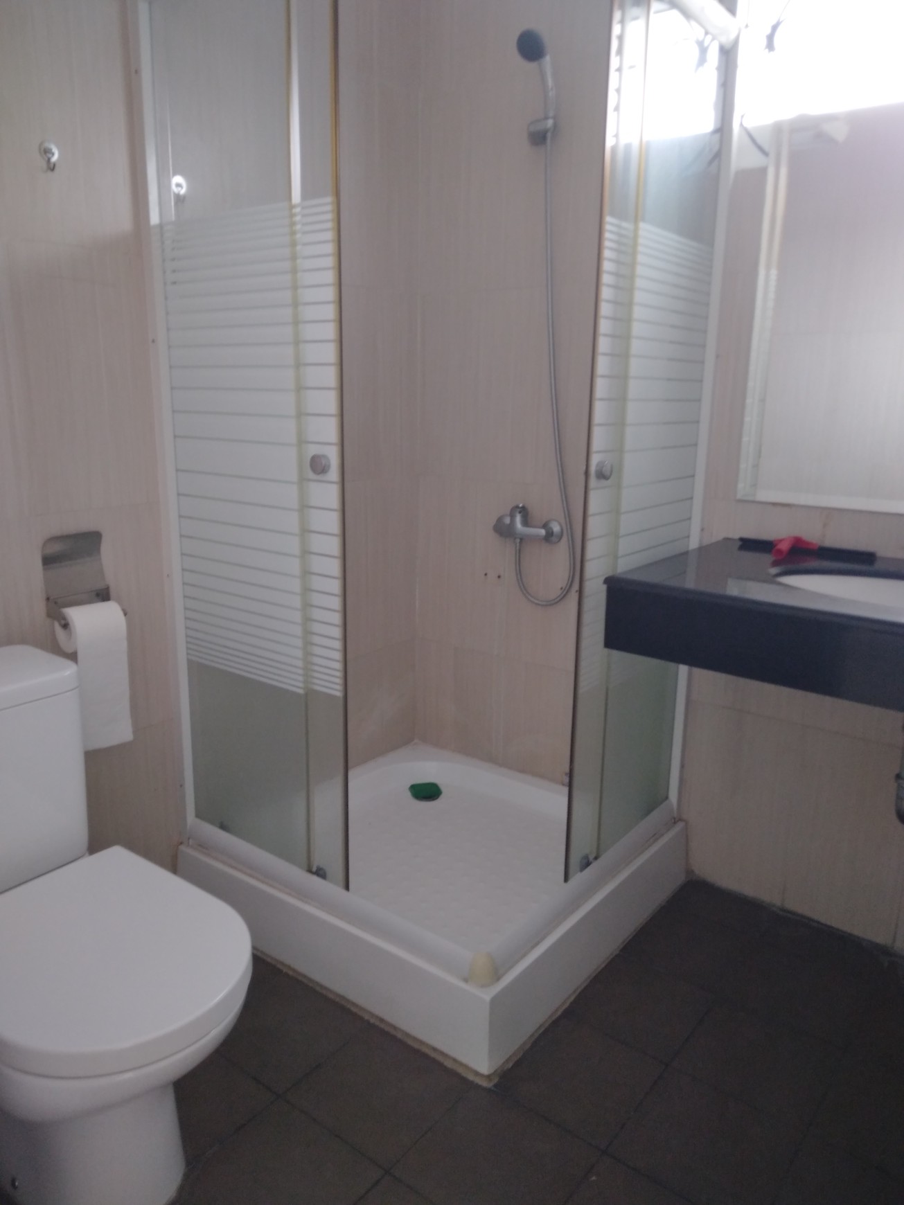 RUMAH CANTIK DI RAFFLES HILLS CIBUBUR SIAP HUNI SEWA PERTAHUN MINIMAL 2 TAHUN