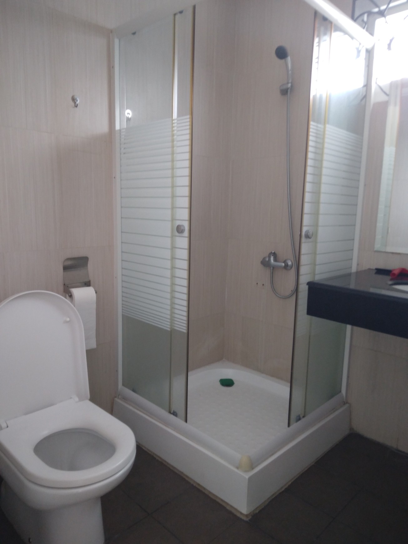 RUMAH CANTIK DI RAFFLES HILLS CIBUBUR SIAP HUNI SEWA PERTAHUN MINIMAL 2 TAHUN