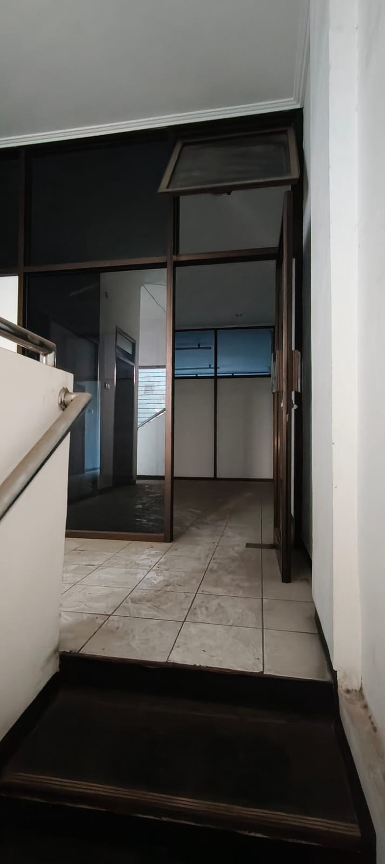 DIJUAL RUKO 3 LANTAI DI RAYA DARMO PERMAI SELATAN COCOK UNTUK OFFICE