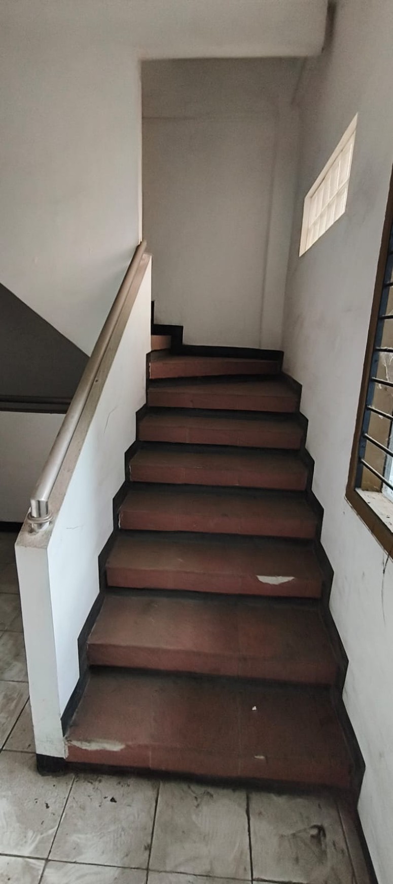 DIJUAL RUKO 3 LANTAI DI RAYA DARMO PERMAI SELATAN COCOK UNTUK OFFICE