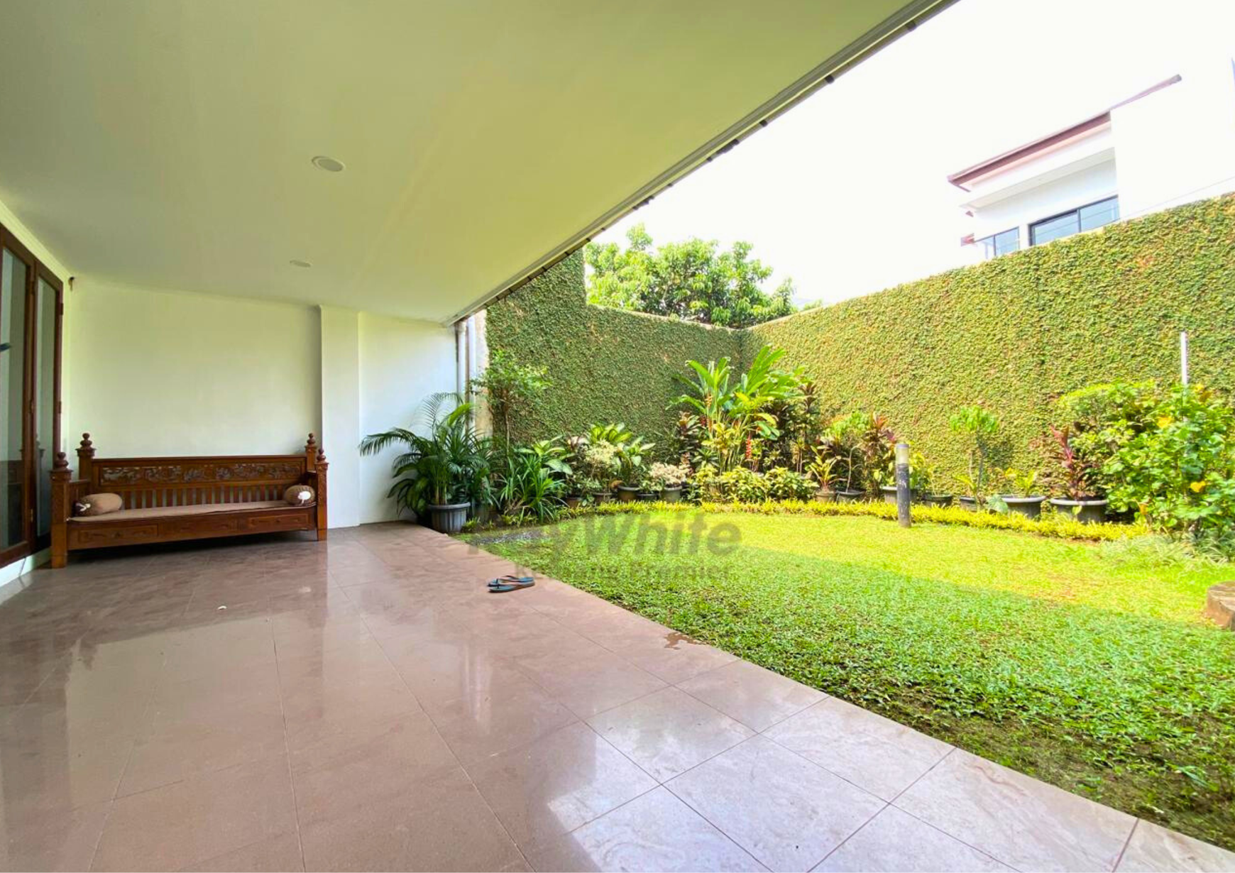 Rumah Luas 319 m2 di Cawang, Siap Huni, Lokasi Strategis Dekat Tol, LRT dan Sekolah