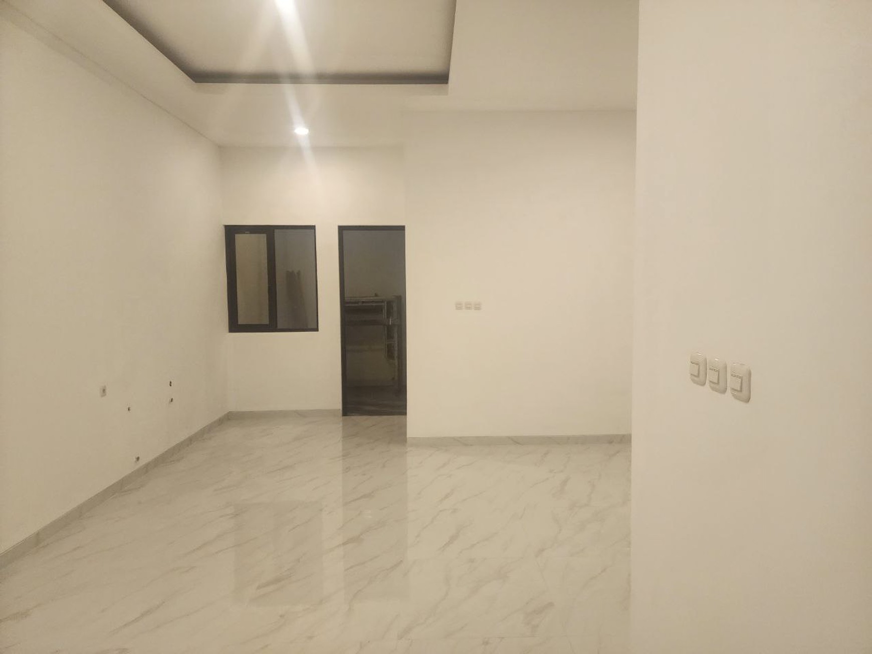 Rumah 2 Lantai Murah dan Mewah di Rungkut Menanggal Surabaya