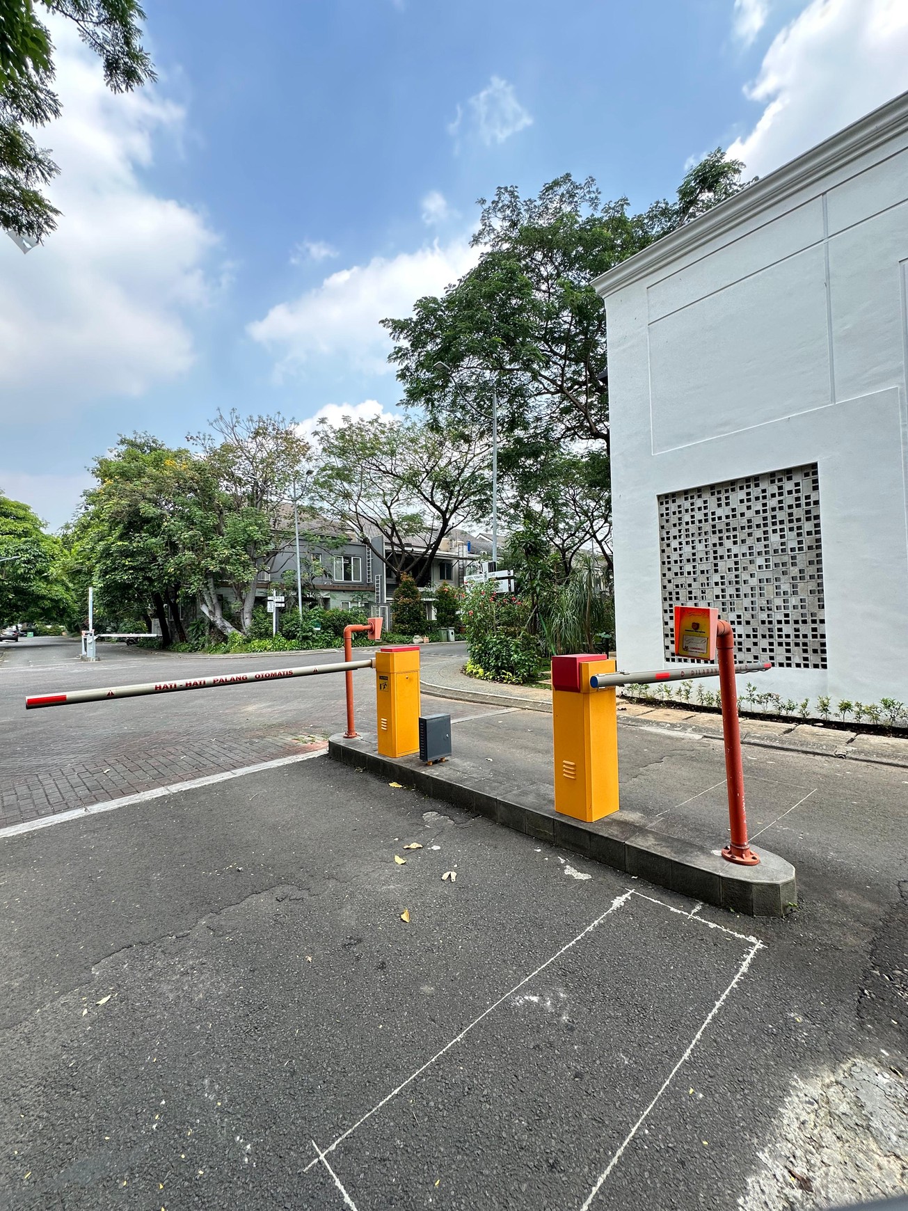 Rumah Modern minimalis di GREEN PERMATA Residence Swadarma, Jakarta Selatan