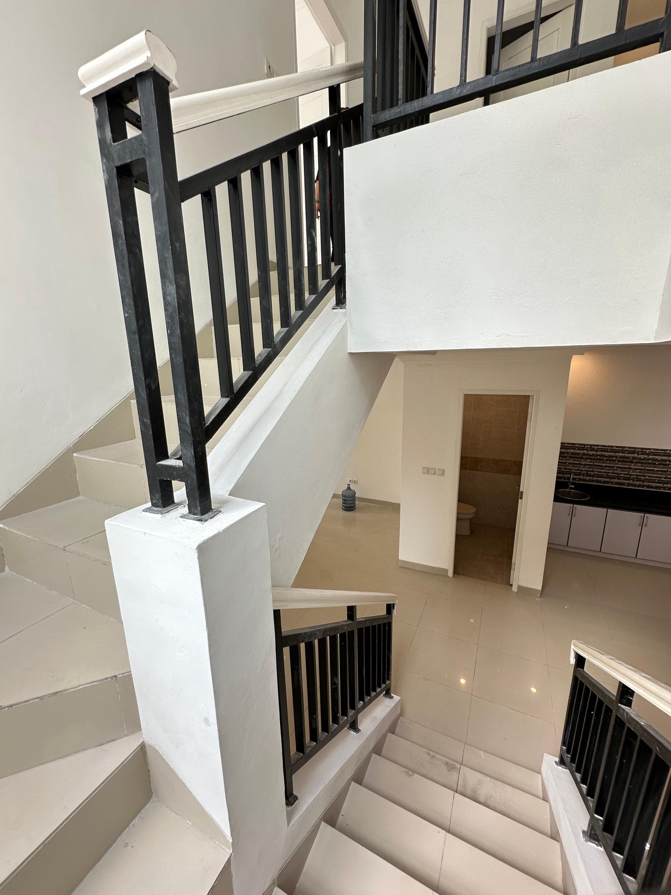 Rumah Modern minimalis di GREEN PERMATA Residence Swadarma, Jakarta Selatan