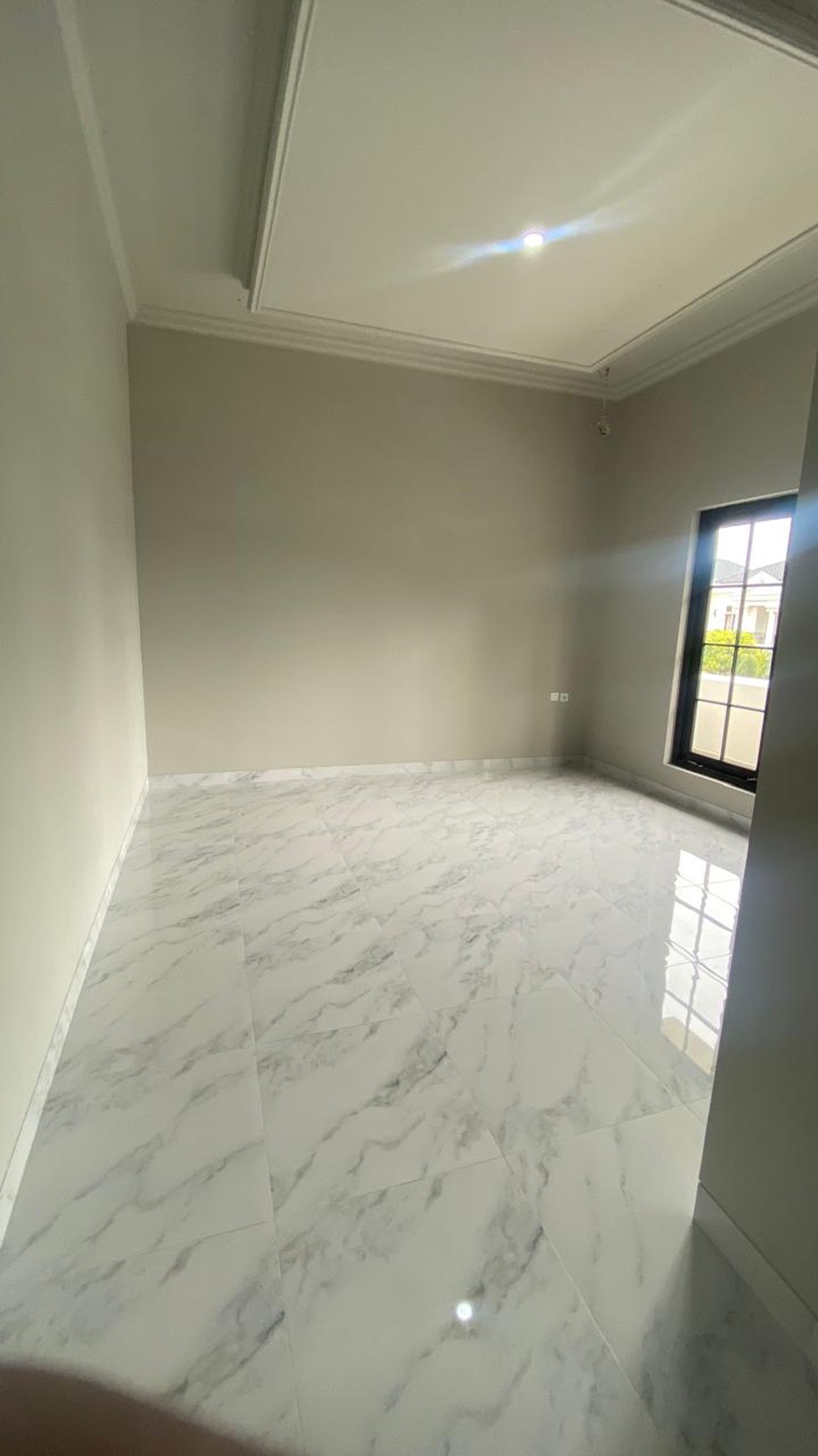 Rumah Mewah Baru di Kota wisata ada Kolam Renang