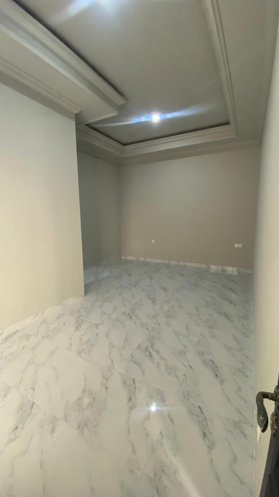 Rumah Mewah Baru di Kota wisata ada Kolam Renang