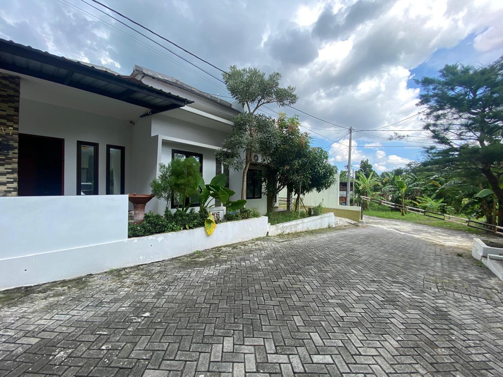 Rumah Dalam Perum Grand Residence Adisucipto Purwomartani, Kalasan, Sleman