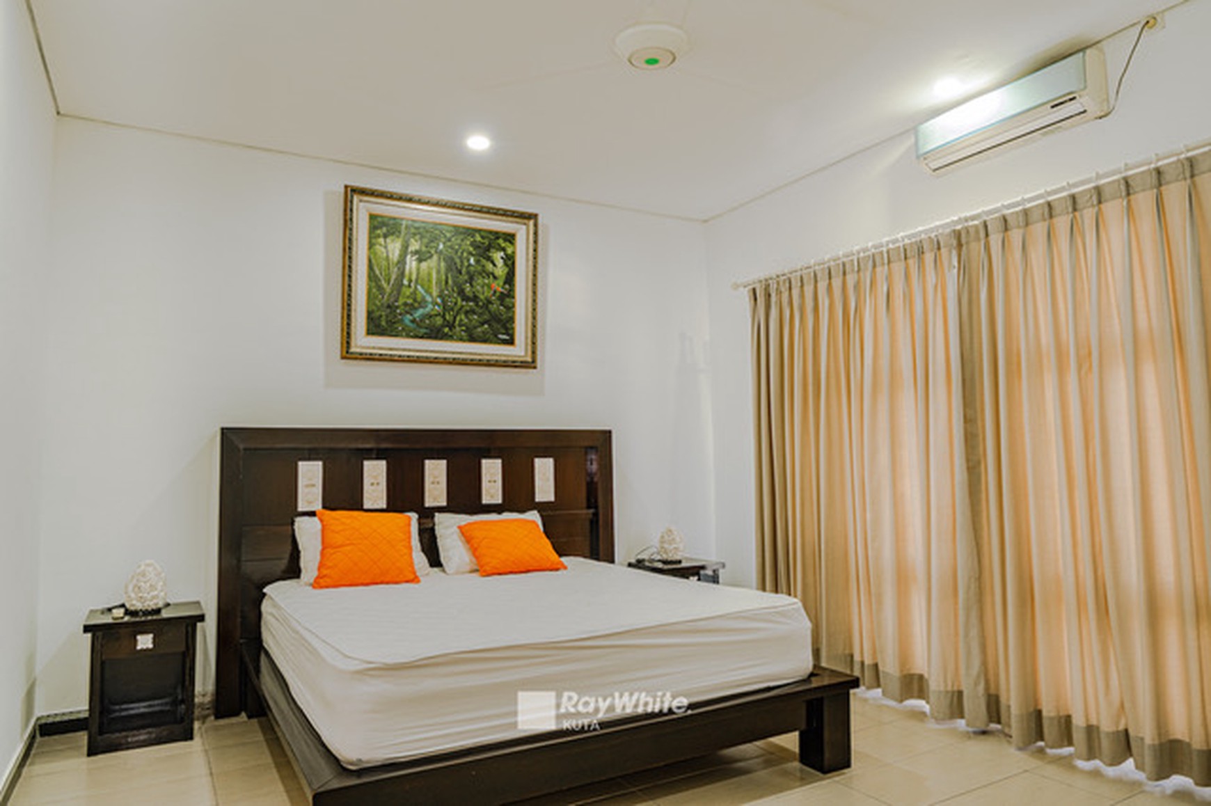 For Sale Modern 3-Bedroom Villa in Seminyak