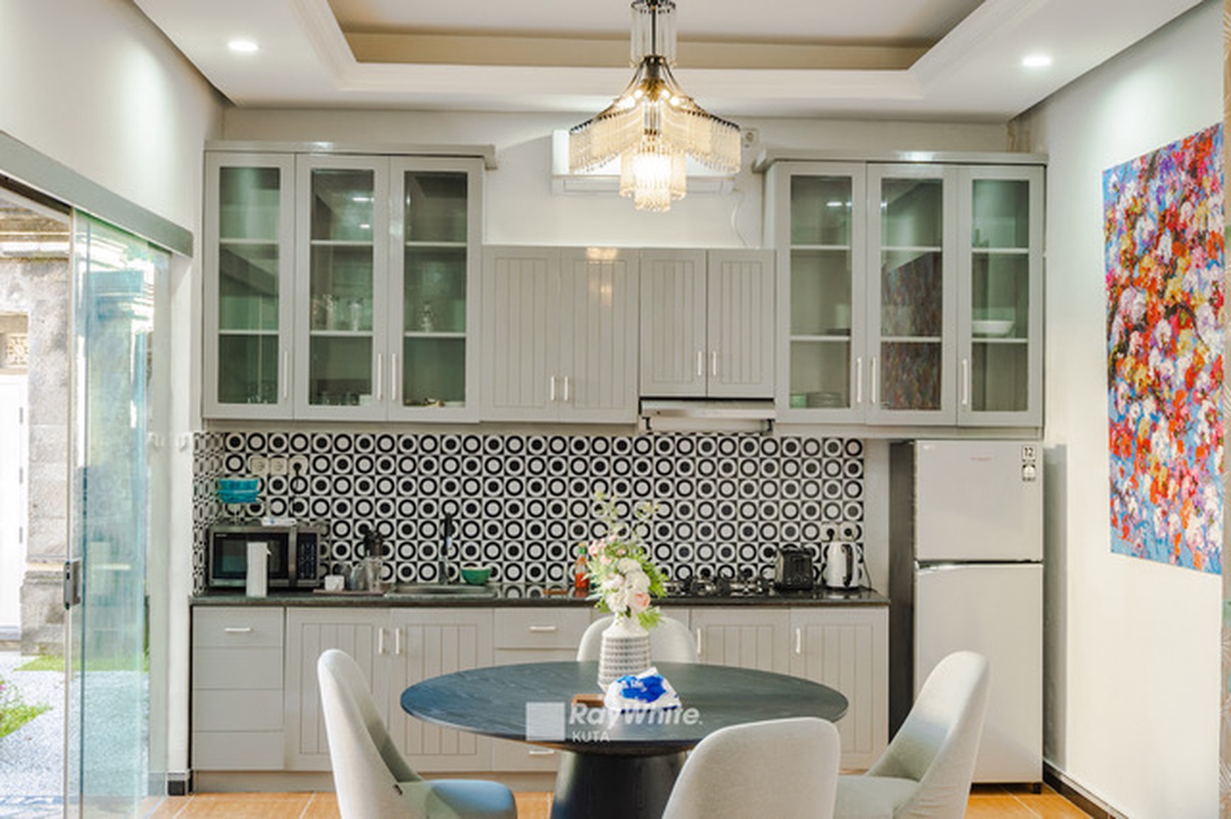 For Sale Modern 3-Bedroom Villa in Seminyak