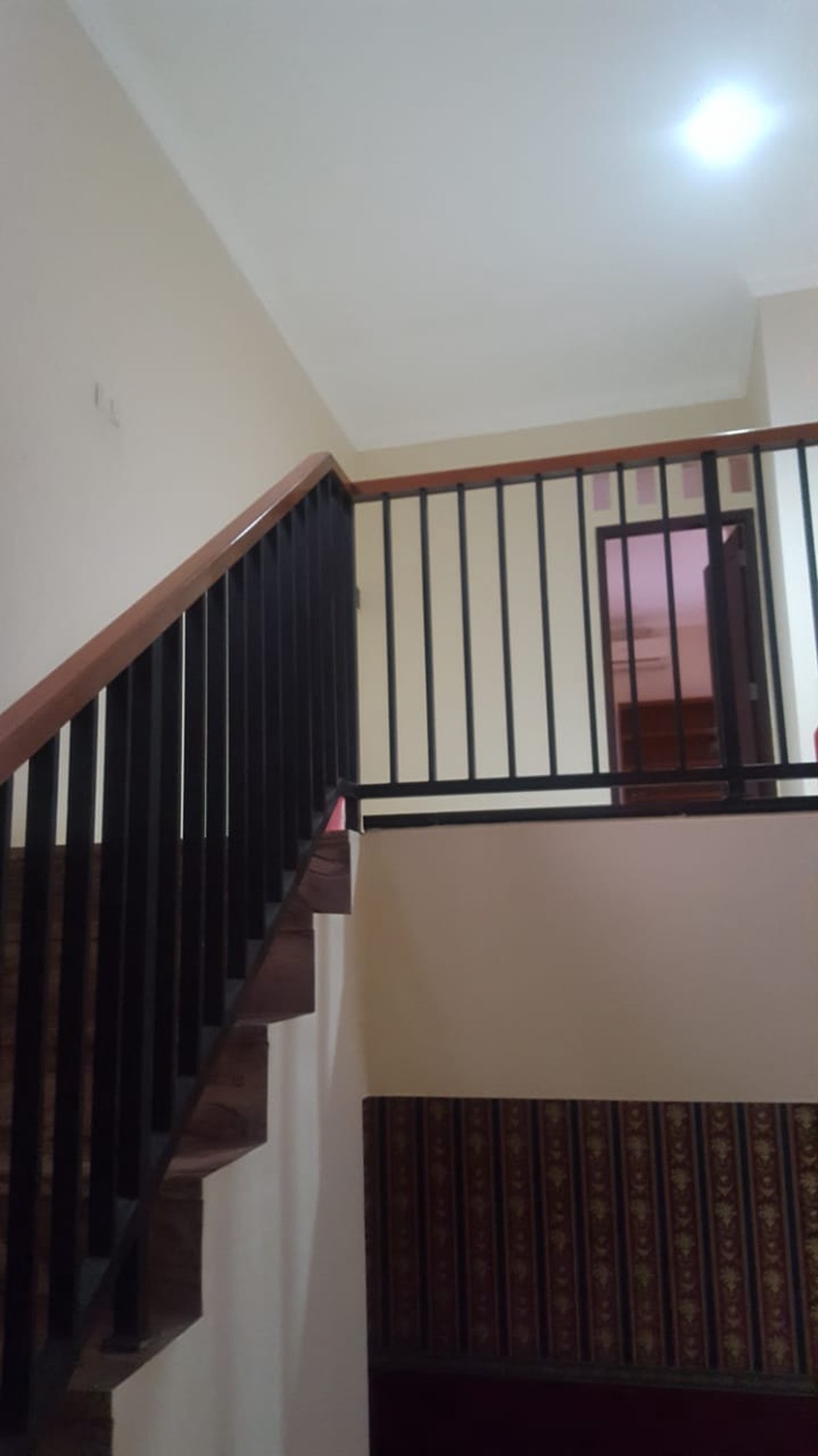 Pamulang villa dago kintamani rumah hoek siap huni dalam komplek