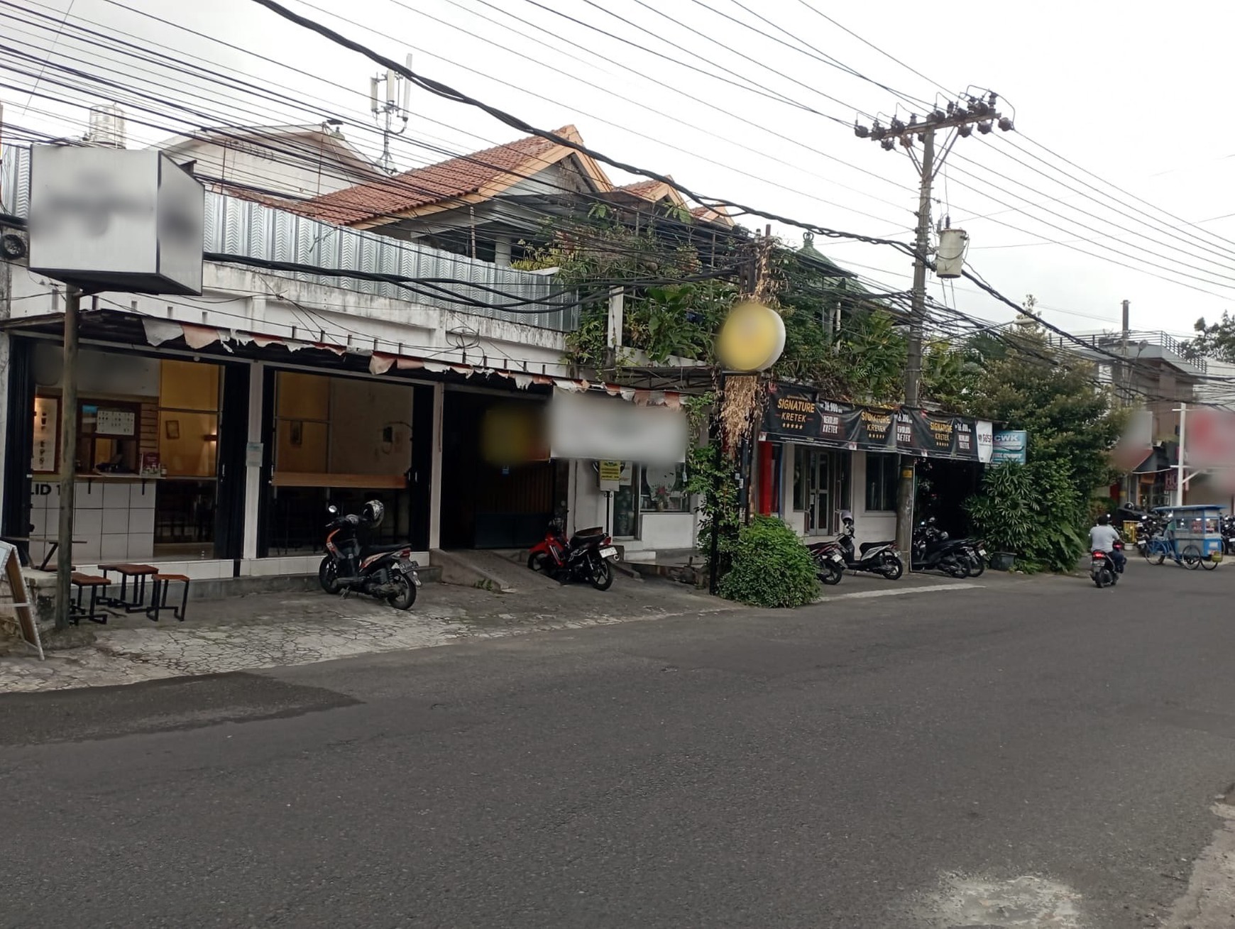 Ruang Usaha Strategis Cocok Untuk Cafe Lokasi Dekat Pasar Demangan, Caturtunggal Depok Sleman