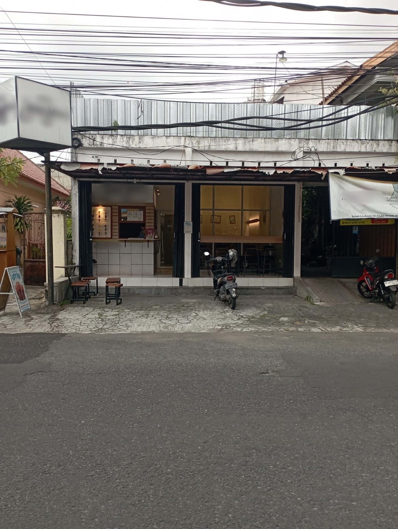 Ruang Usaha Strategis Cocok Untuk Cafe Lokasi Dekat Pasar Demangan, Caturtunggal Depok Sleman