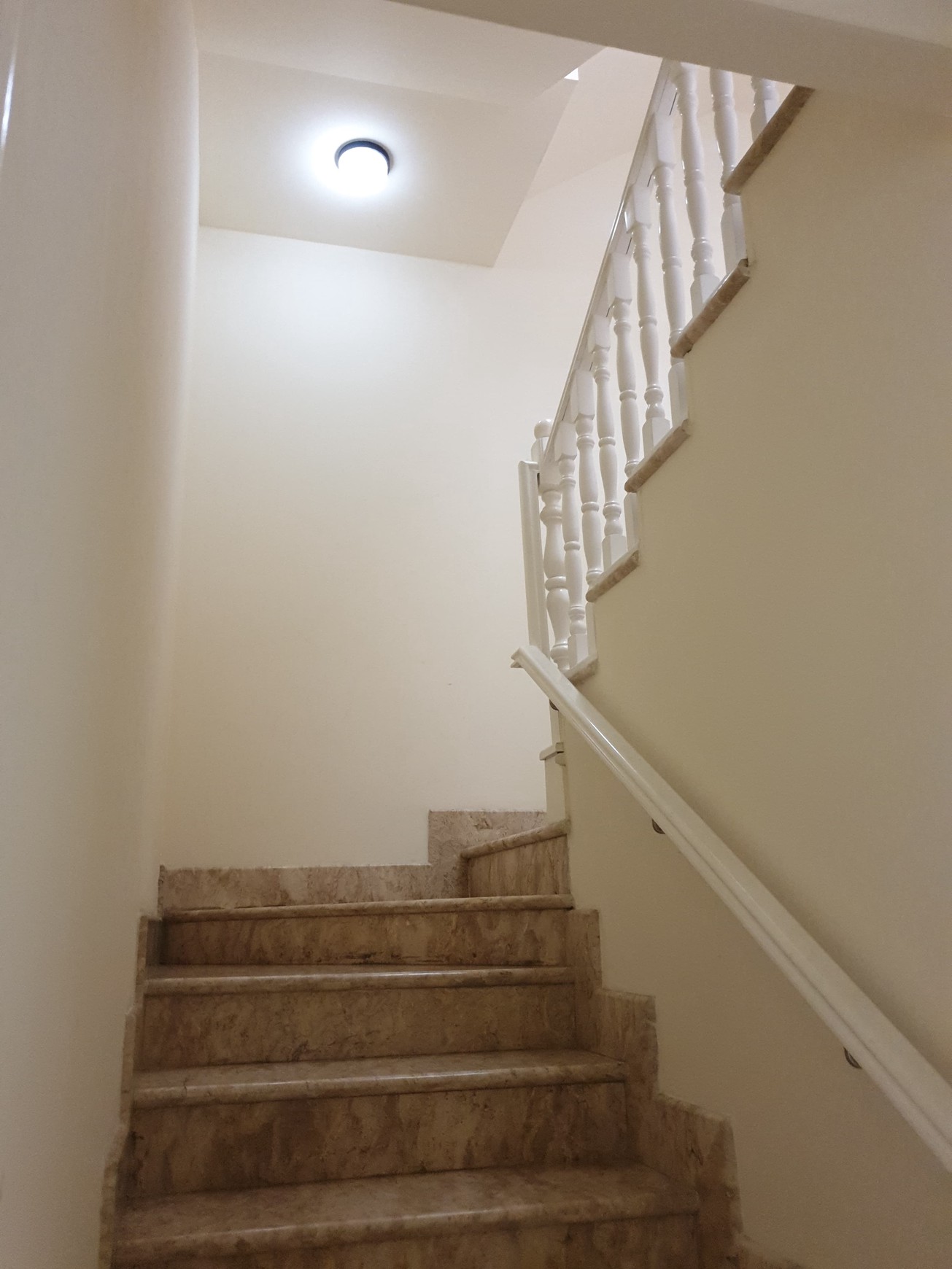 Rumah Mewah gaya  American Classic di Pondok Indah Area  Hanya 5 menit dari Pondok Indah Mall
