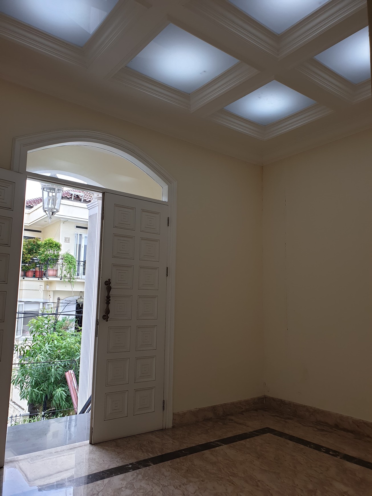 Rumah Mewah gaya  American Classic di Pondok Indah Area  Hanya 5 menit dari Pondok Indah Mall