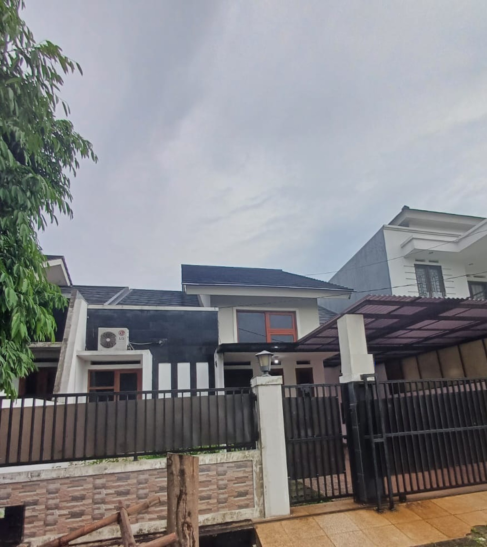 Rumah Rapih, Bagus Lingkunagn aman dan nyaman dalam Cluster.