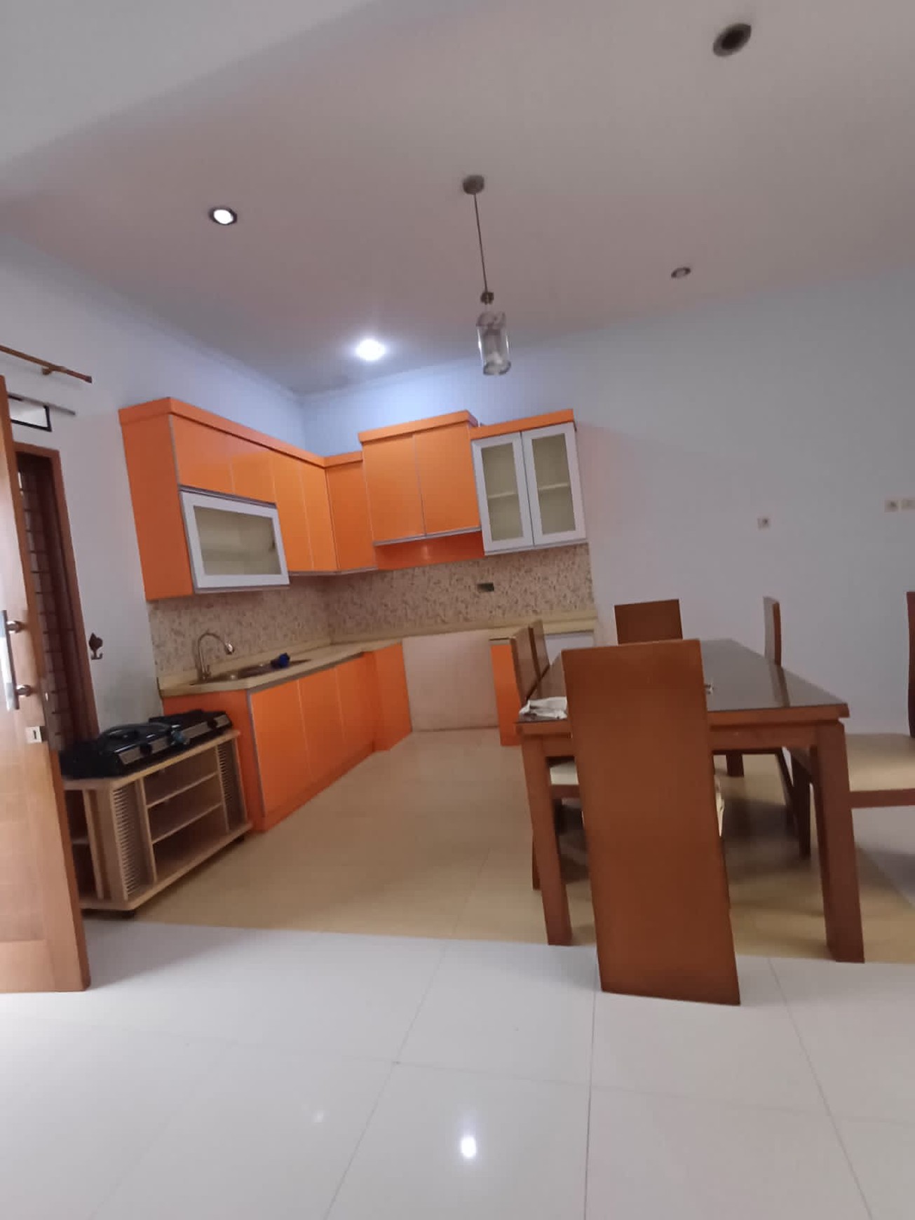 Rumah Rapih, Bagus Lingkunagn aman dan nyaman dalam Cluster.