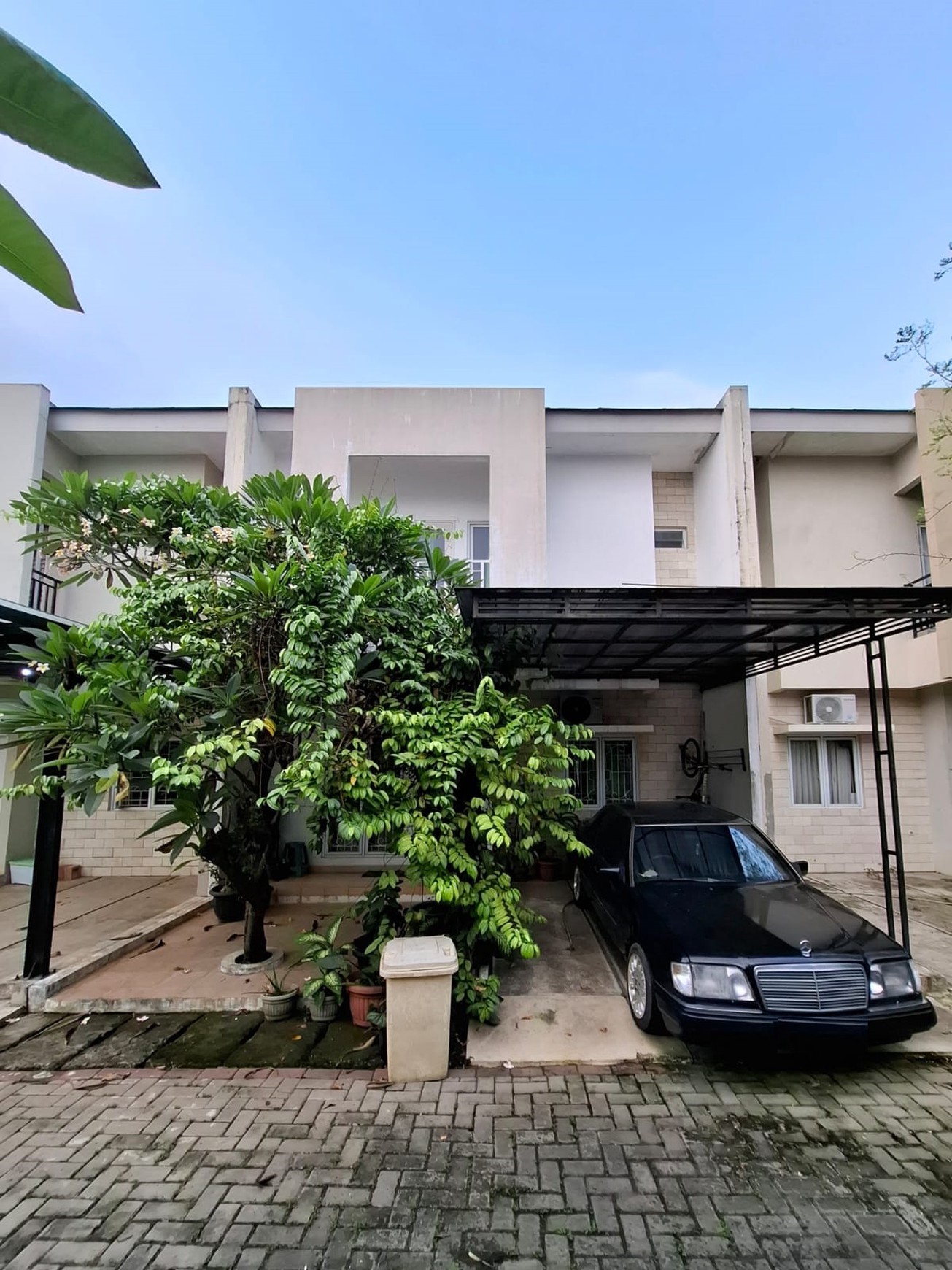 Rumah 2 lantai, bebas banjir siap huni dalam Cluster di Pondok Ranji.