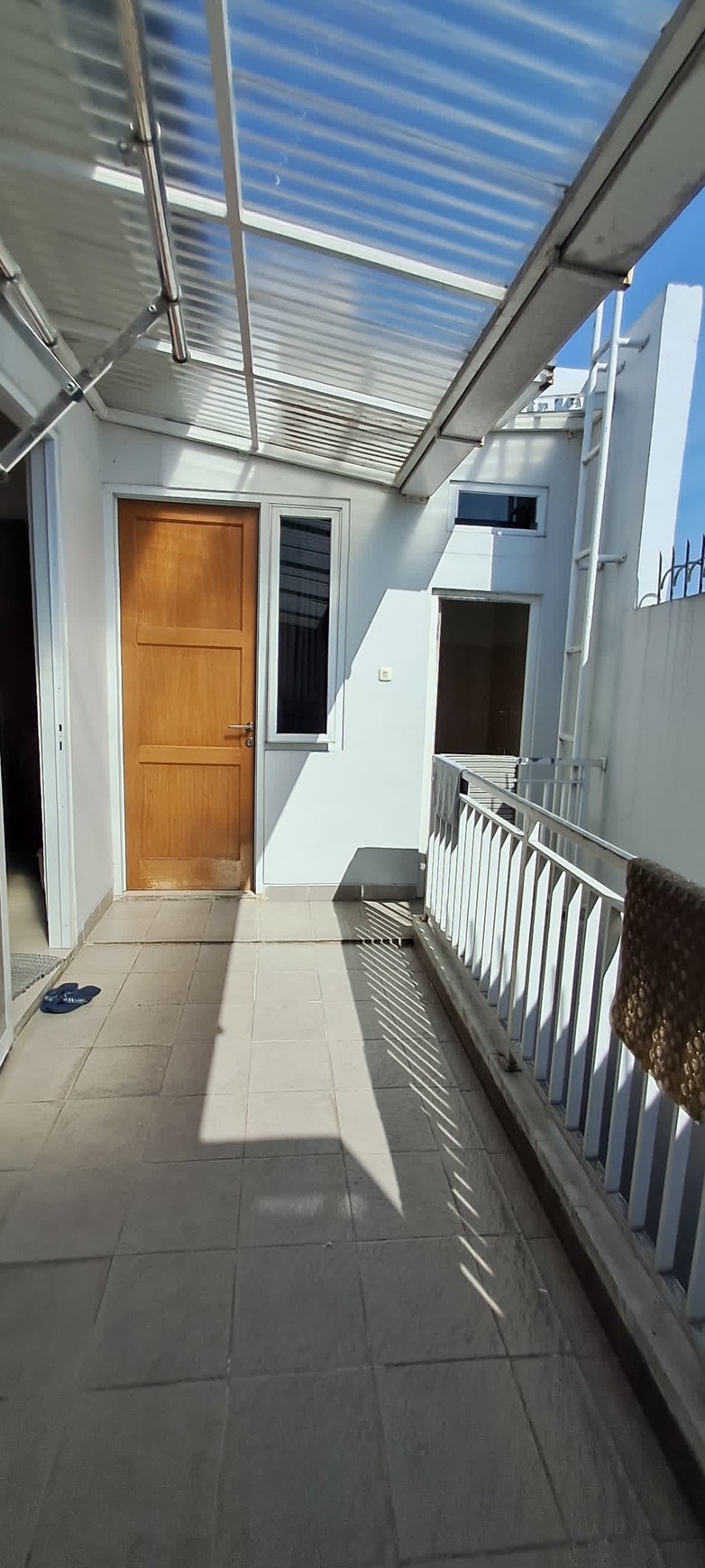 Rumah 2 Lantai di Pamulang KT 4 KM 4 Siap huni sudah SHH
