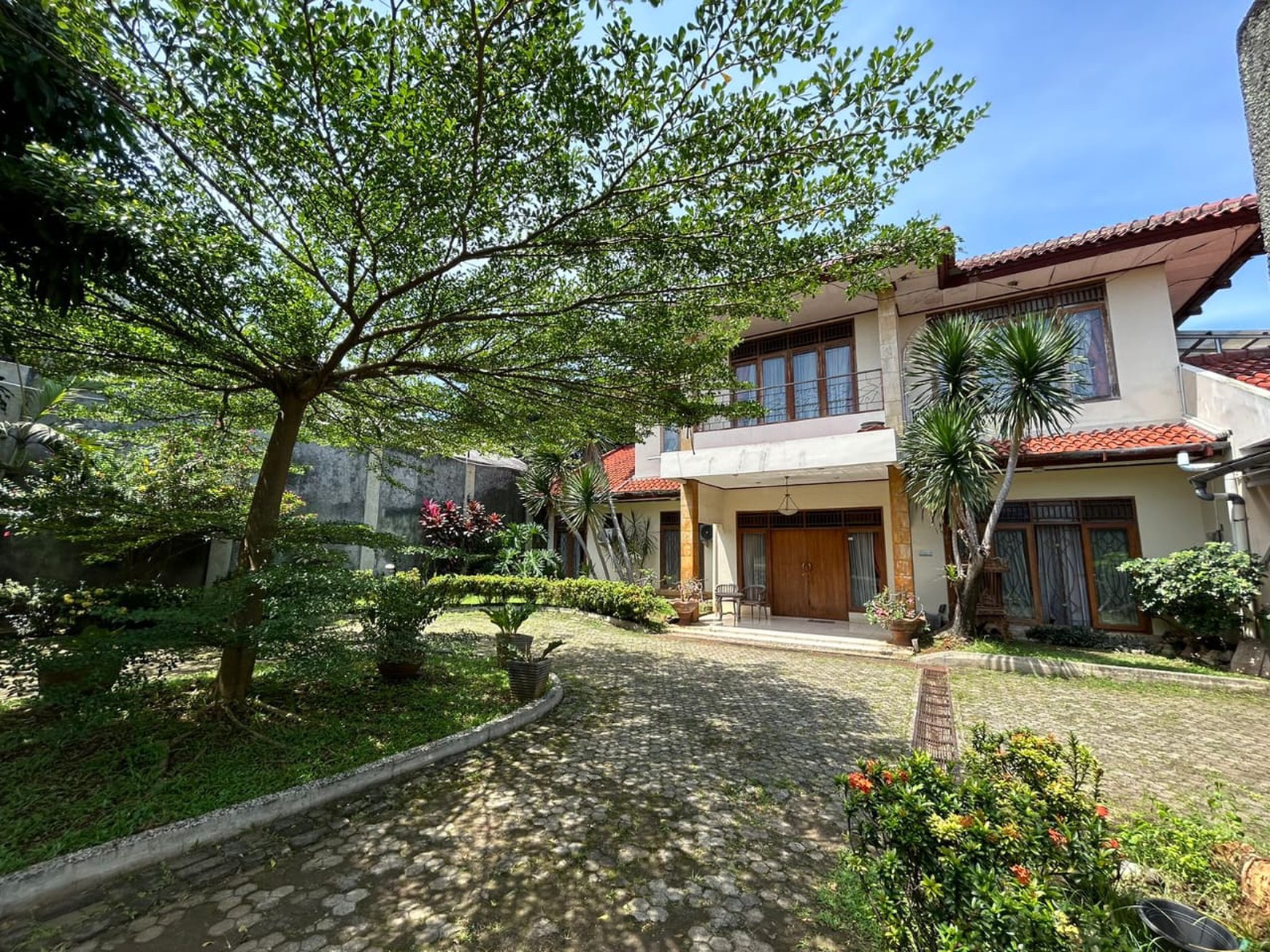 Tanah baru dekat tugu luas 1761 rumah hitung tanah harga cantik