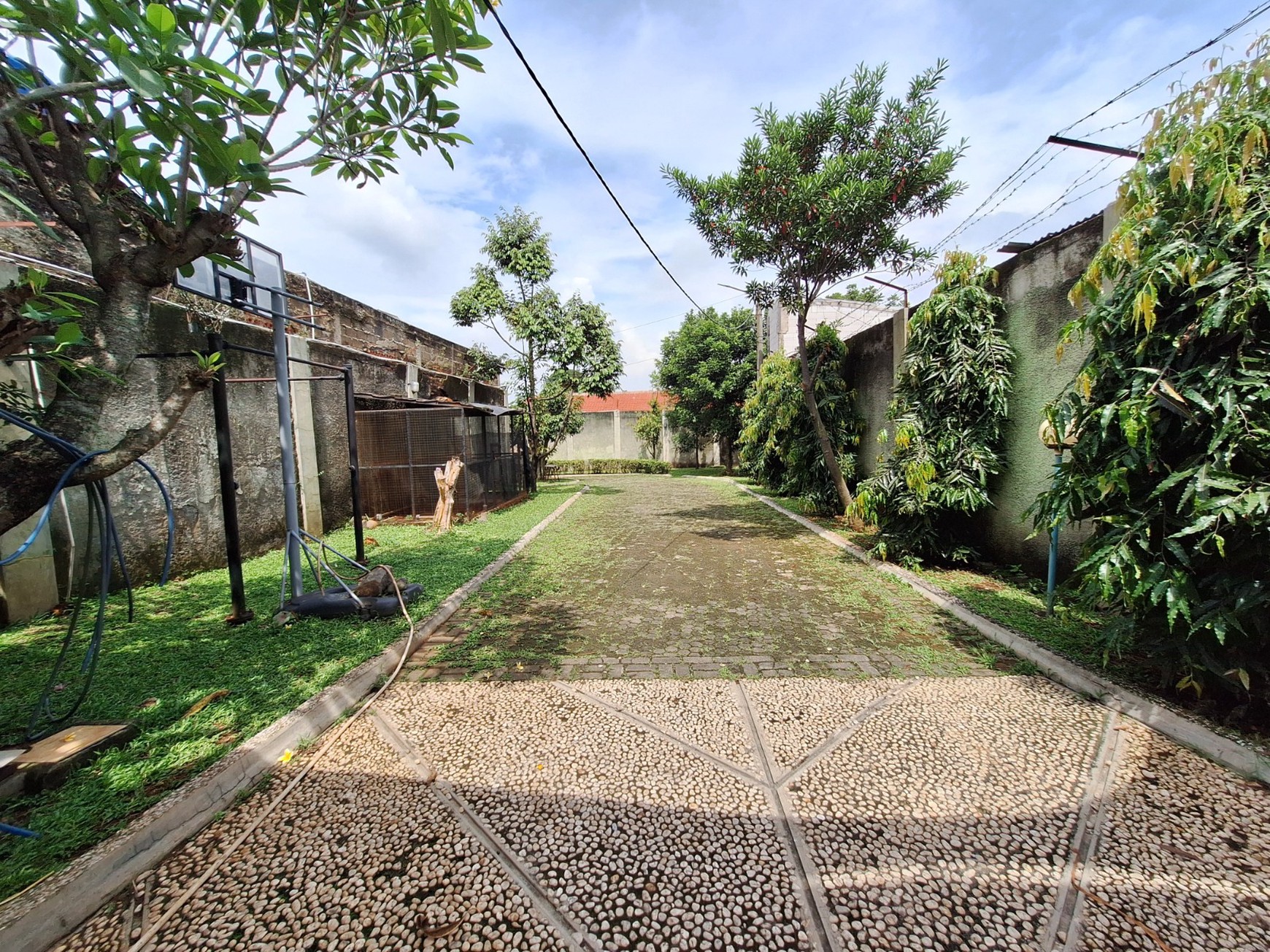 Tanah baru dekat tugu luas 1761 rumah hitung tanah harga cantik