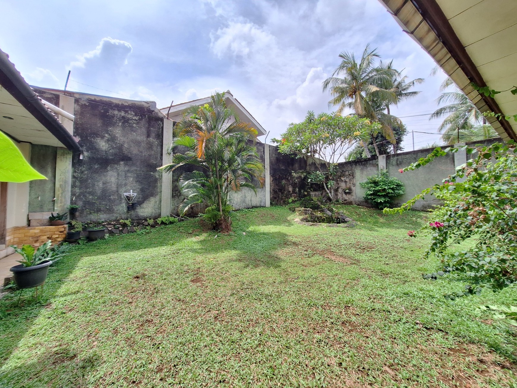 Tanah baru dekat tugu luas 1761 rumah hitung tanah harga cantik