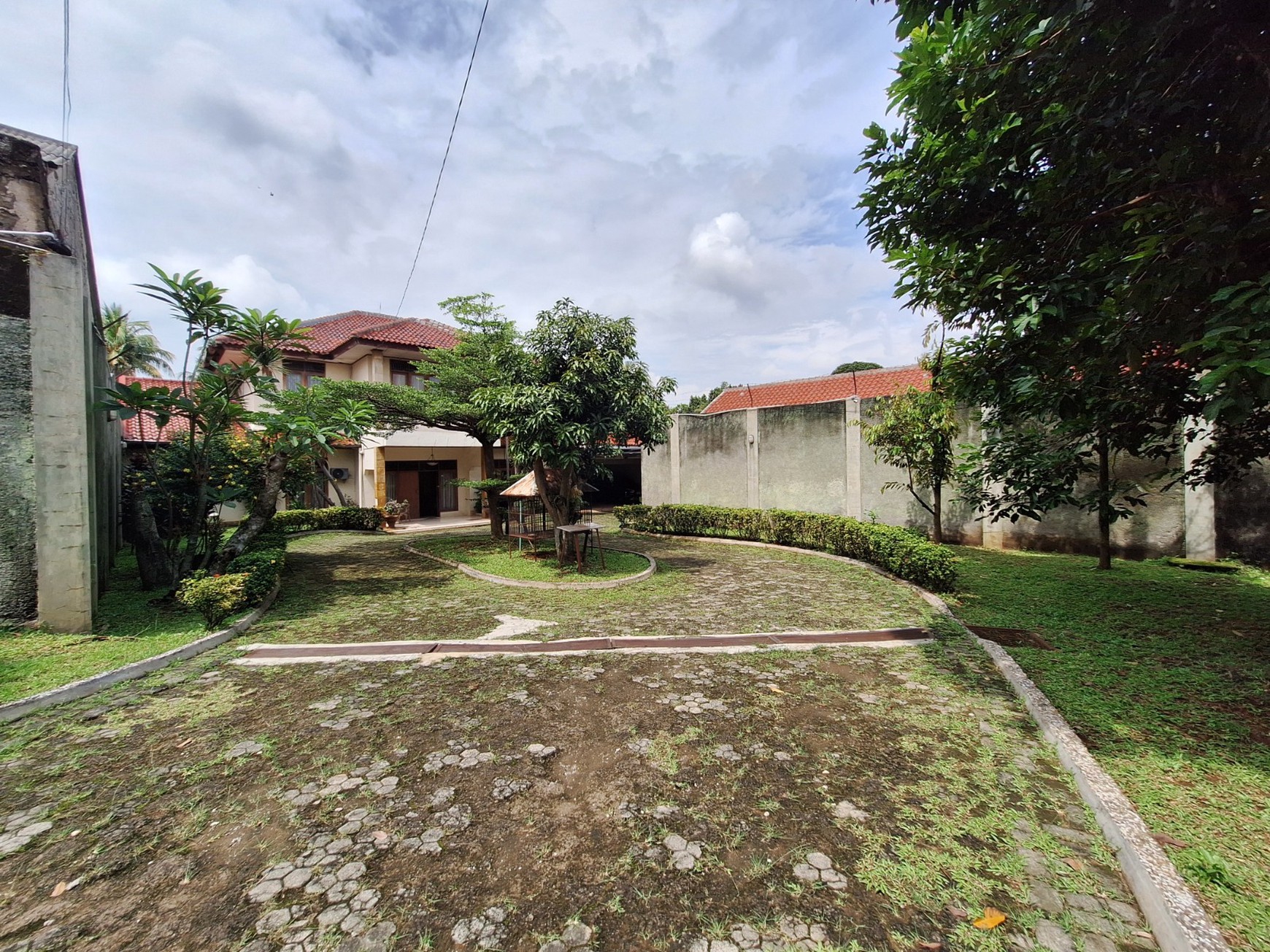 Tanah baru dekat tugu luas 1761 rumah hitung tanah harga cantik