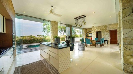 Luxury Golf-Front Estate with Panoramic Ocean Views in Pecatu, Uluwatu