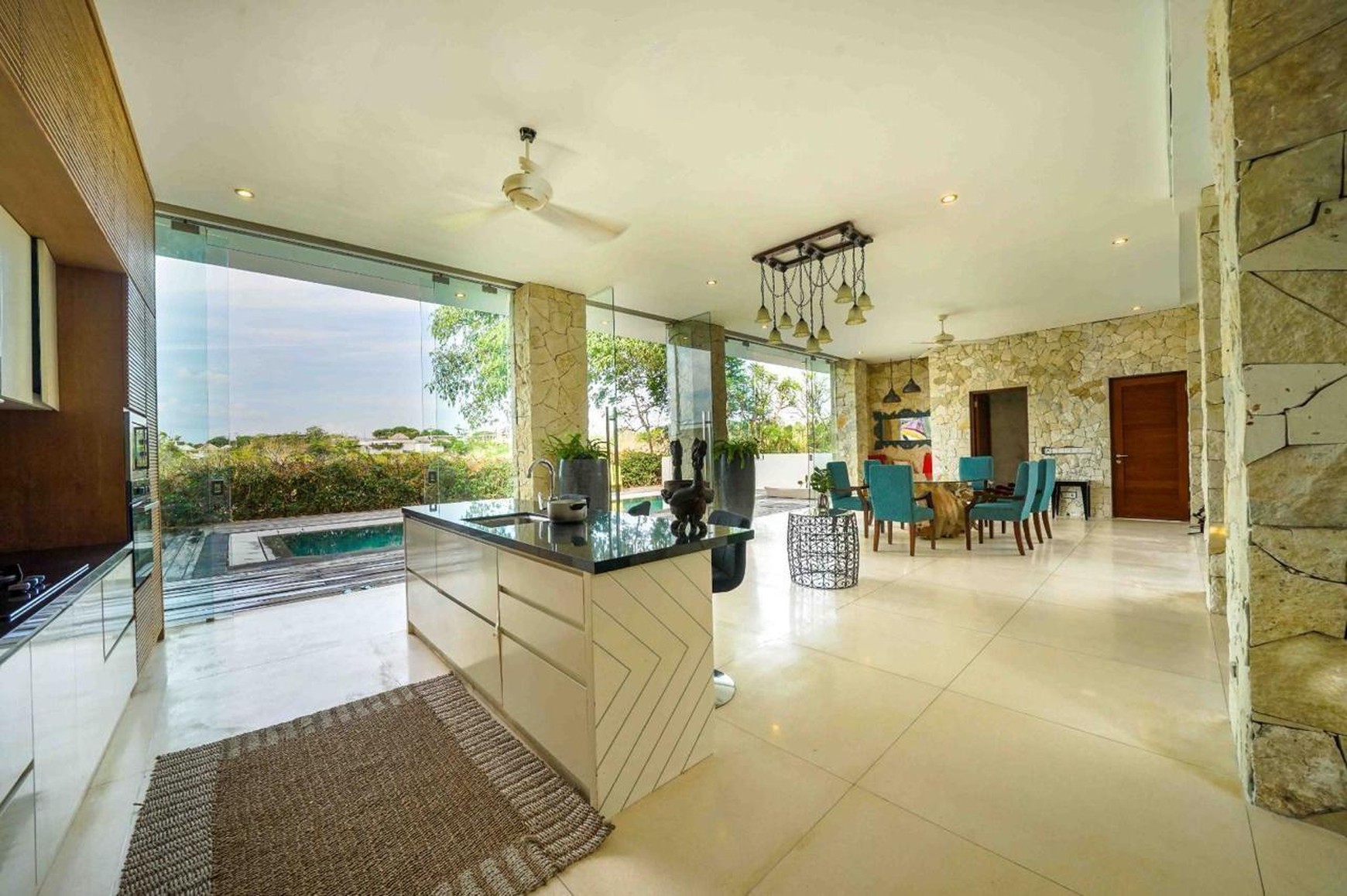 Luxury Golf-Front Estate with Panoramic Ocean Views in Pecatu, Uluwatu