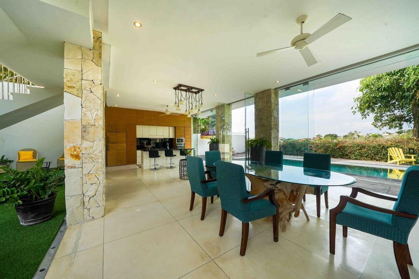 Luxury Golf-Front Estate with Panoramic Ocean Views in Pecatu, Uluwatu
