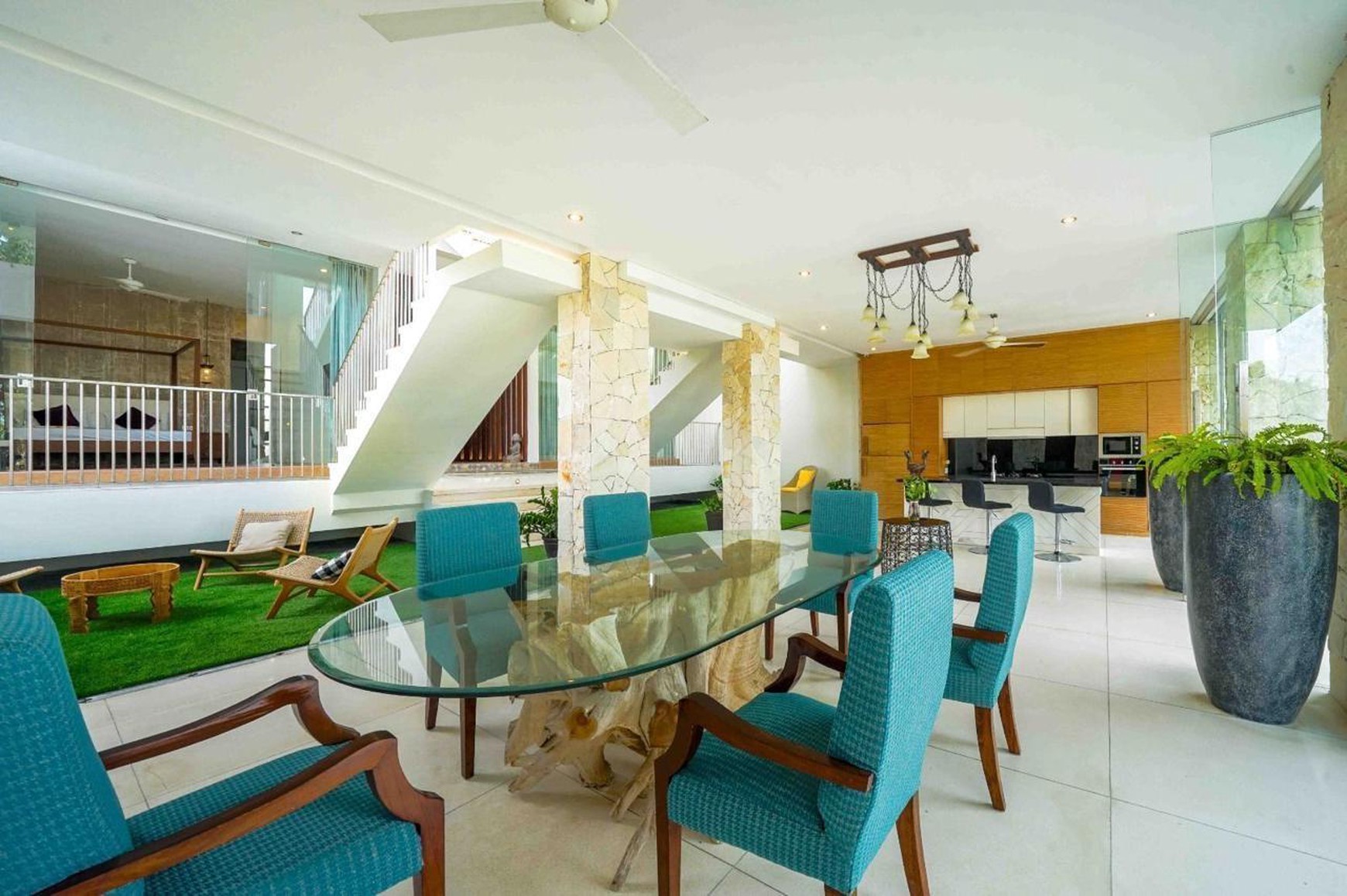 Luxury Golf-Front Estate with Panoramic Ocean Views in Pecatu, Uluwatu